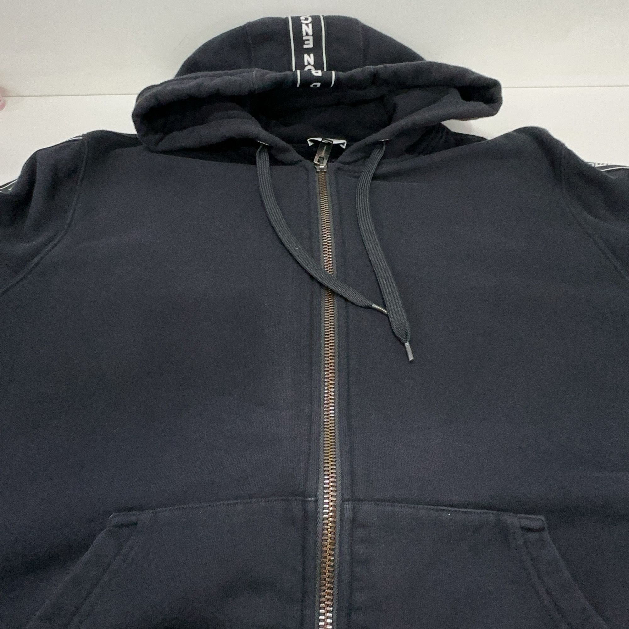 Burberry Burberry Logo Tape Zip Hoodie Size XL Size US XL / EU 56 / 4 - 7 Thumbnail