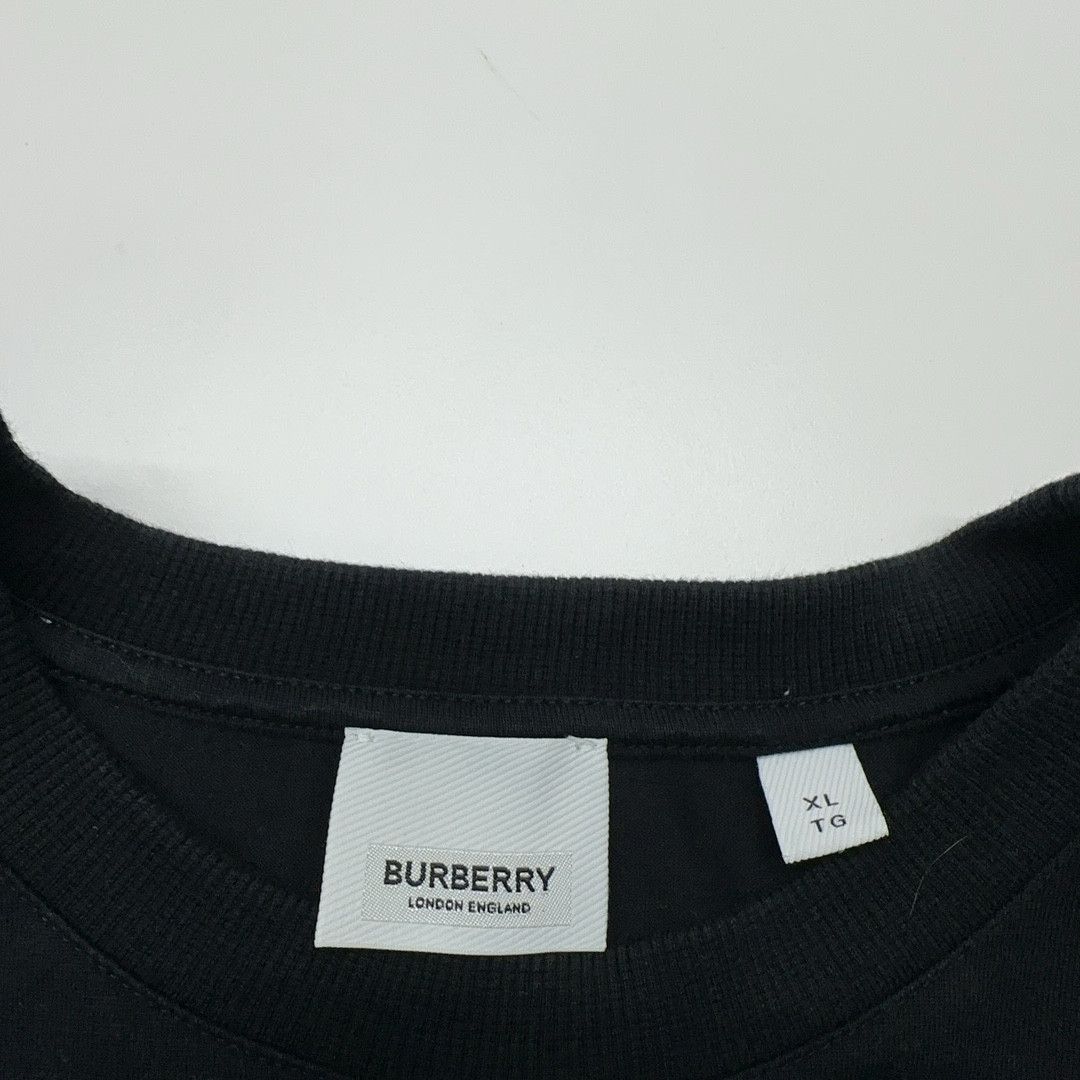 Burberry Burberry Logo Patch T-Shirt Size XL Size US XL / EU 56 / 4 - 4 Thumbnail
