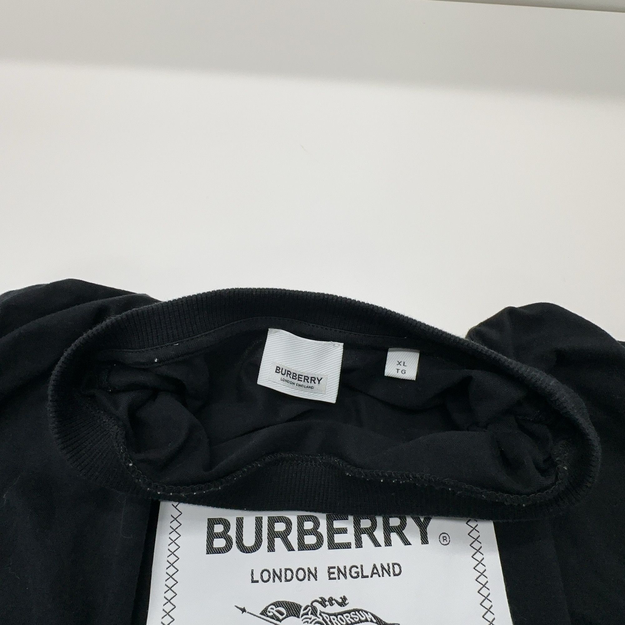 Burberry Burberry Logo Patch T-Shirt Size XL Size US XL / EU 56 / 4 - 5 Thumbnail