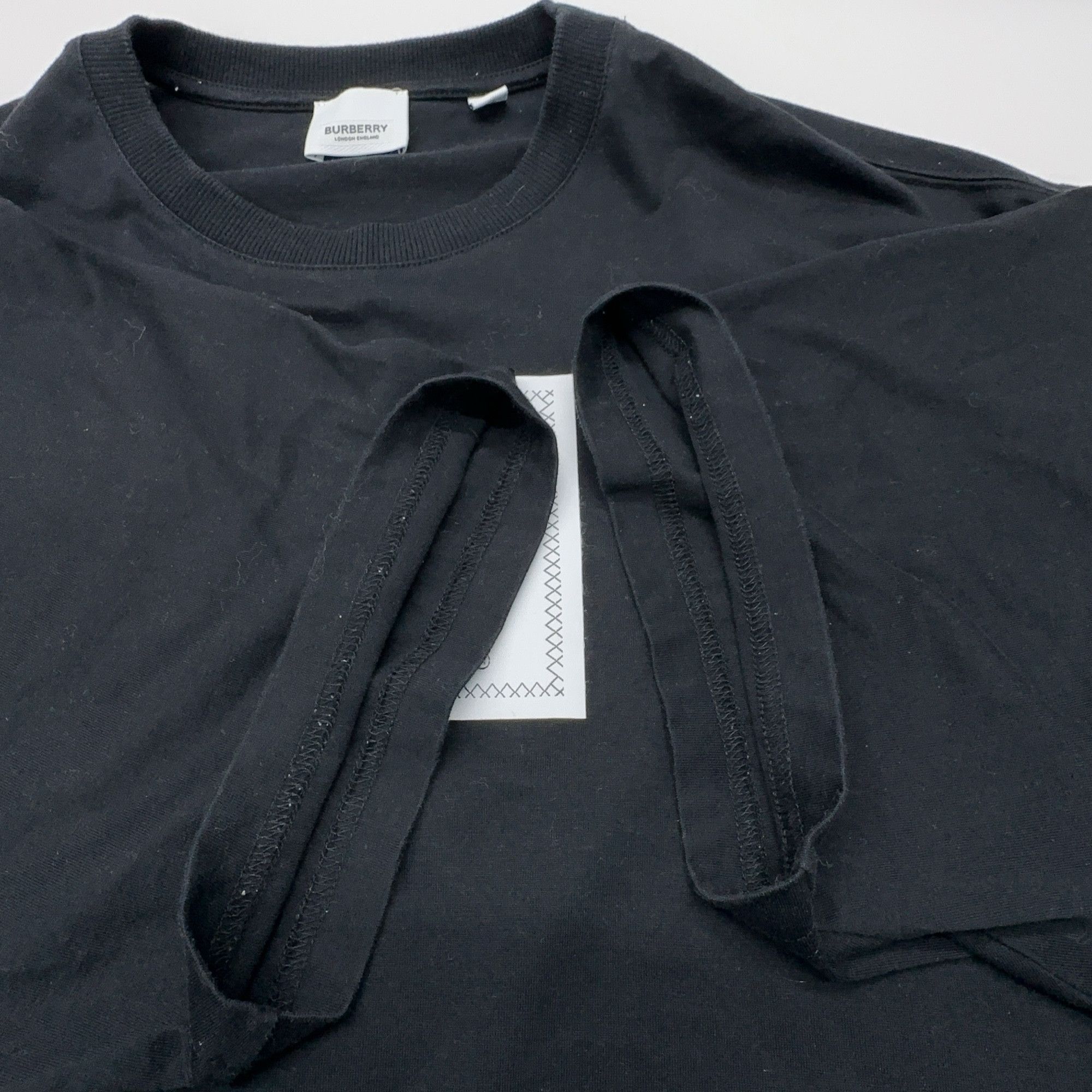 Burberry Burberry Logo Patch T-Shirt Size XL Size US XL / EU 56 / 4 - 9 Thumbnail