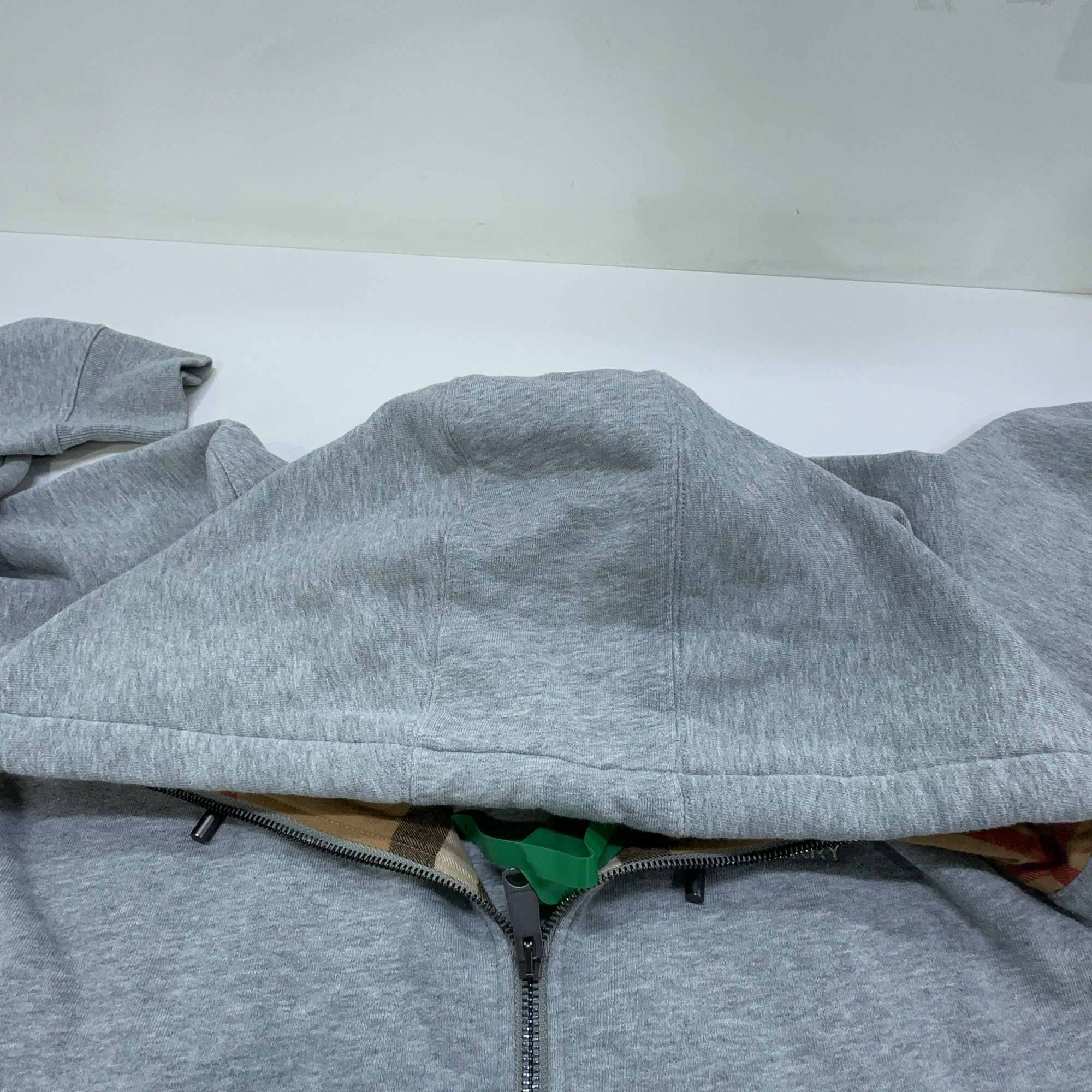Burberry Burberry Check Lined Zip Hoodie Size M Size US M / EU 48-50 / 2 - 5 Thumbnail