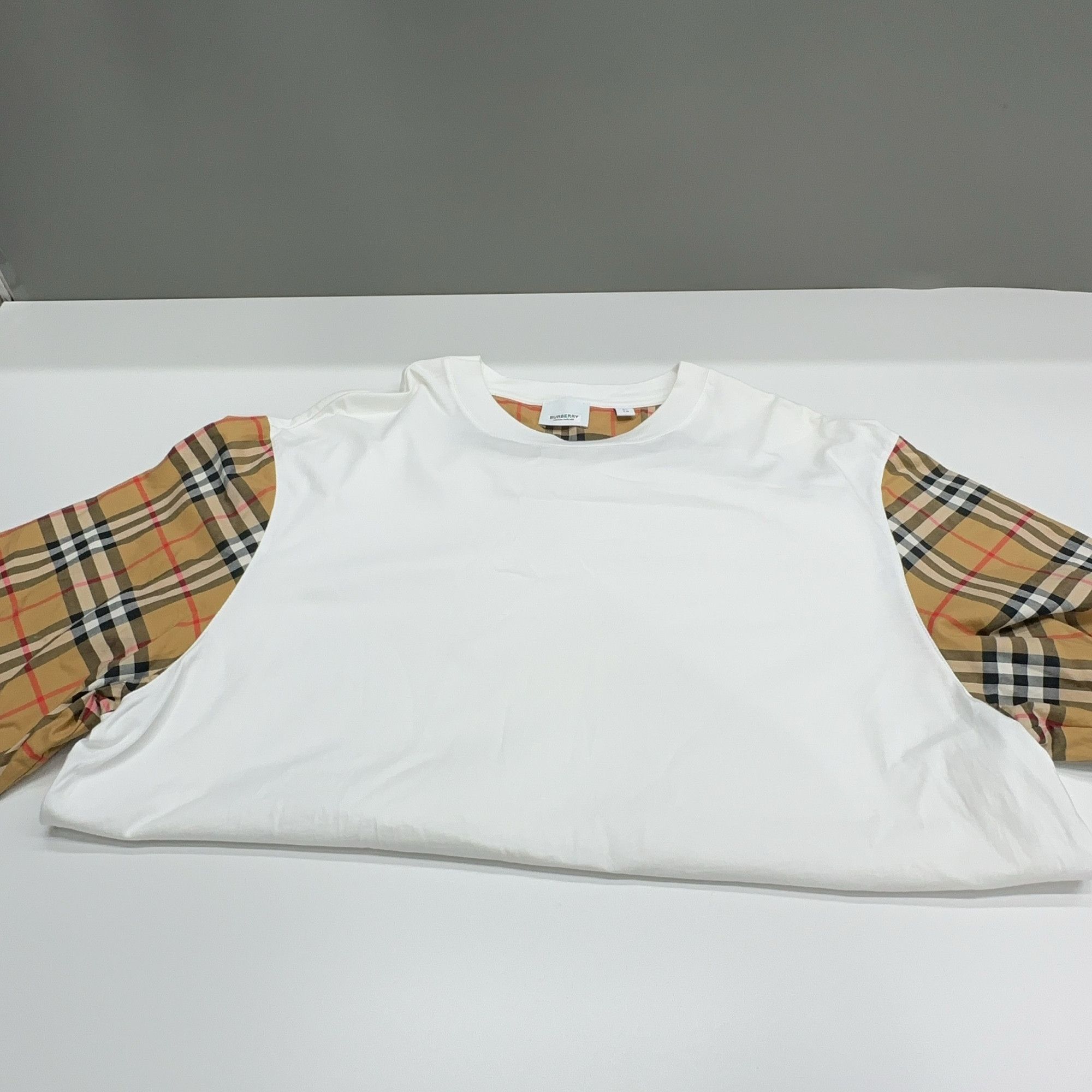 Burberry Burberry Check Sleeve T-Shirt Size XL Size XL / US 12-14 / IT 48-50 - 7 Thumbnail