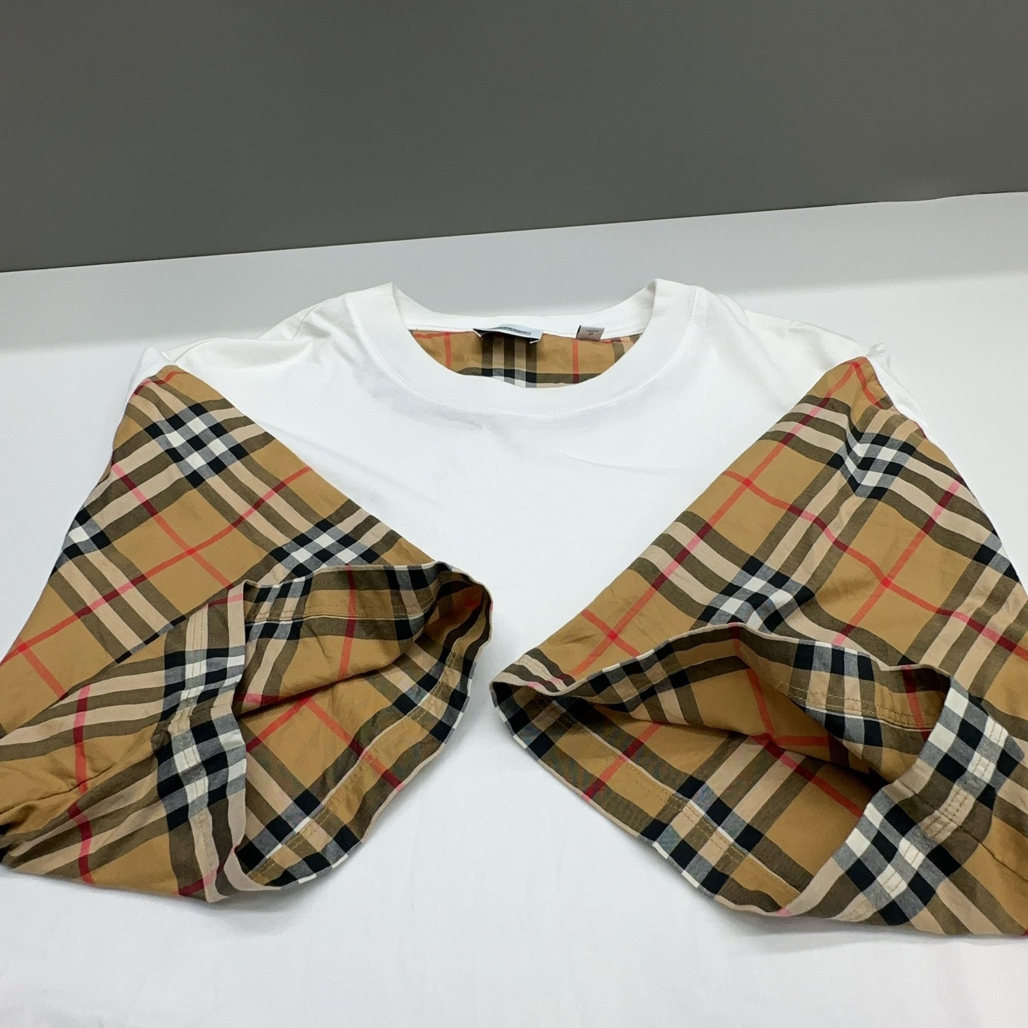 Burberry Burberry Check Sleeve T-Shirt Size XL Size XL / US 12-14 / IT 48-50 - 10 Thumbnail