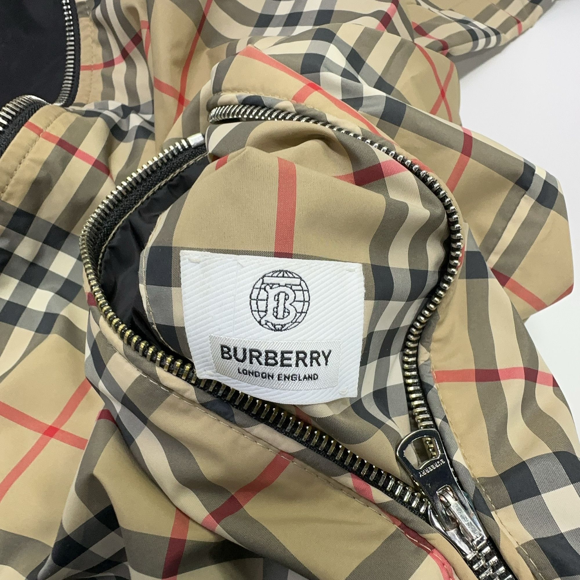 Burberry Burberry Reversible Vintage Check Hoodie Jacket L Size US L / EU 52-54 / 3 - 7 Thumbnail