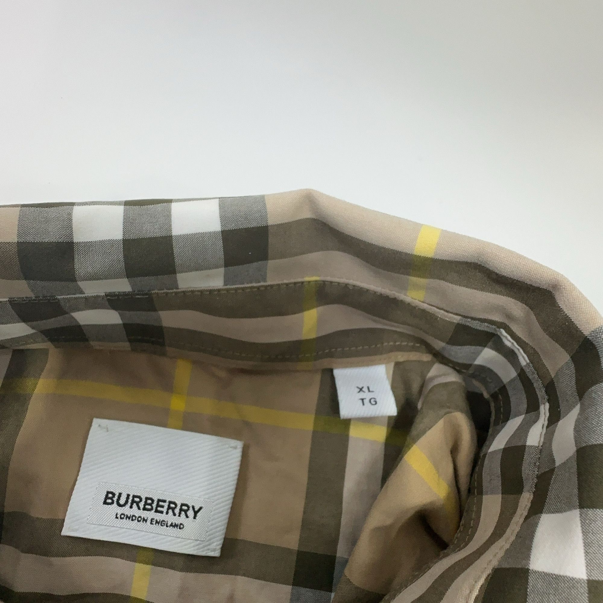 Burberry Burberry Check Button Up Shirt XL Size US XL / EU 56 / 4 - 4 Thumbnail