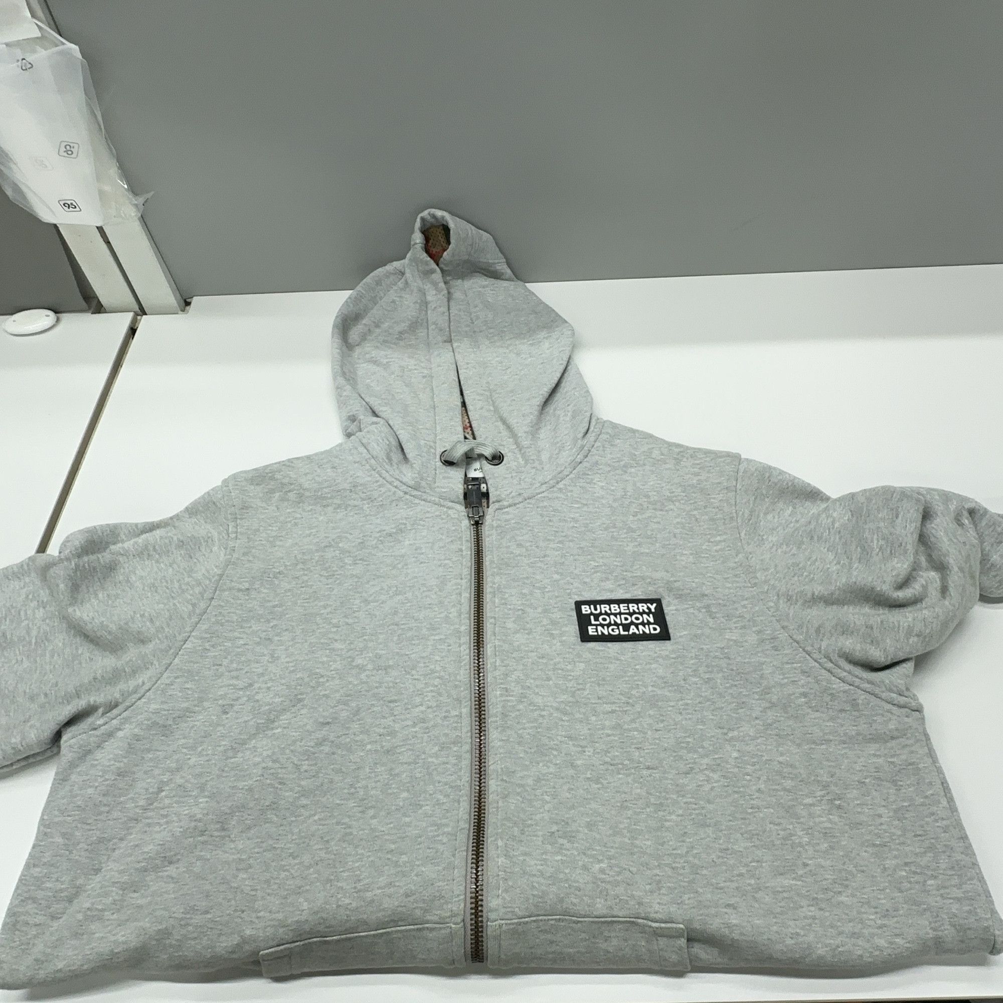 Burberry Burberry Check Lined Zip Hoodie Grey Size L Size US L / EU 52-54 / 3 - 9 Thumbnail