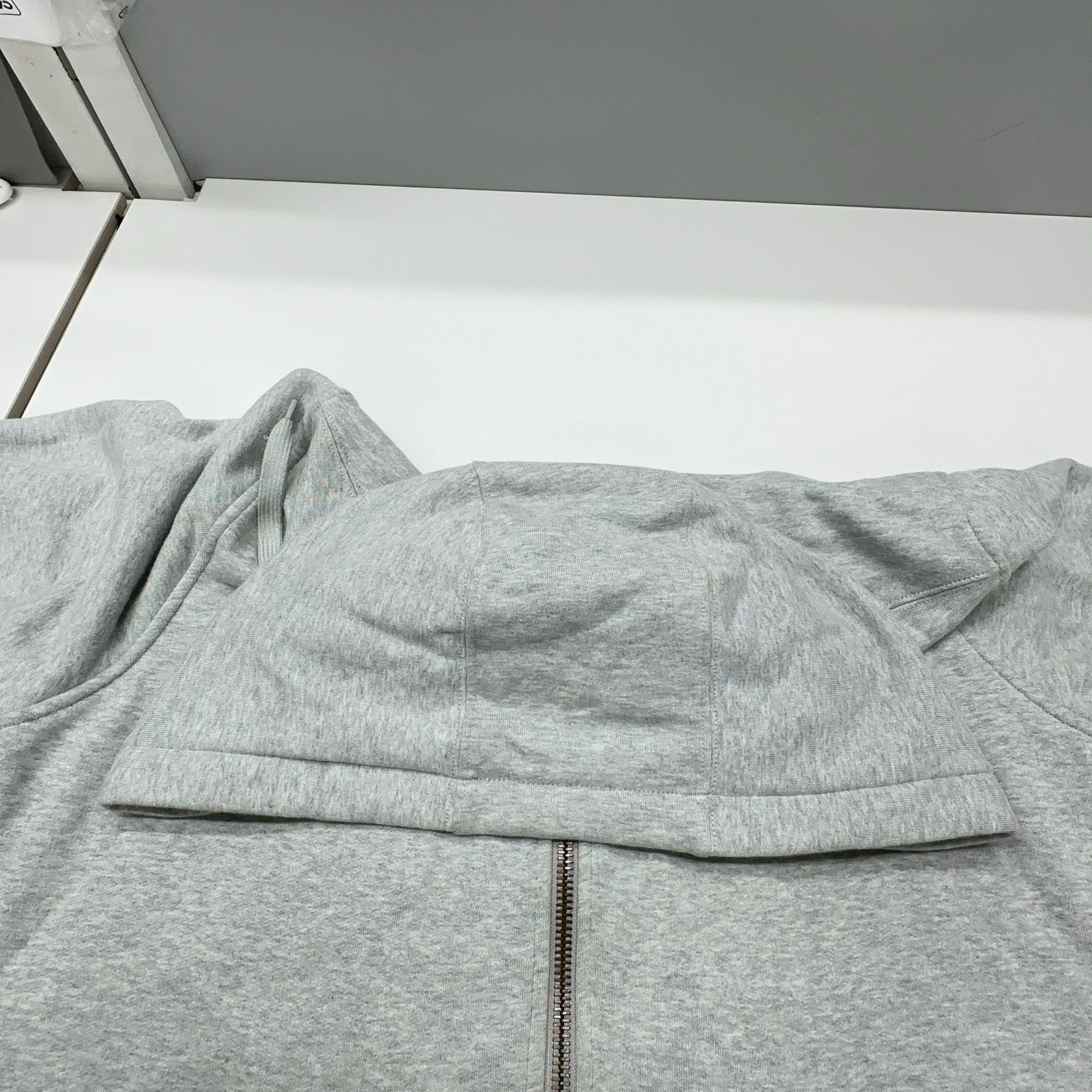 Burberry Burberry Check Lined Zip Hoodie Grey Size L Size US L / EU 52-54 / 3 - 5 Thumbnail