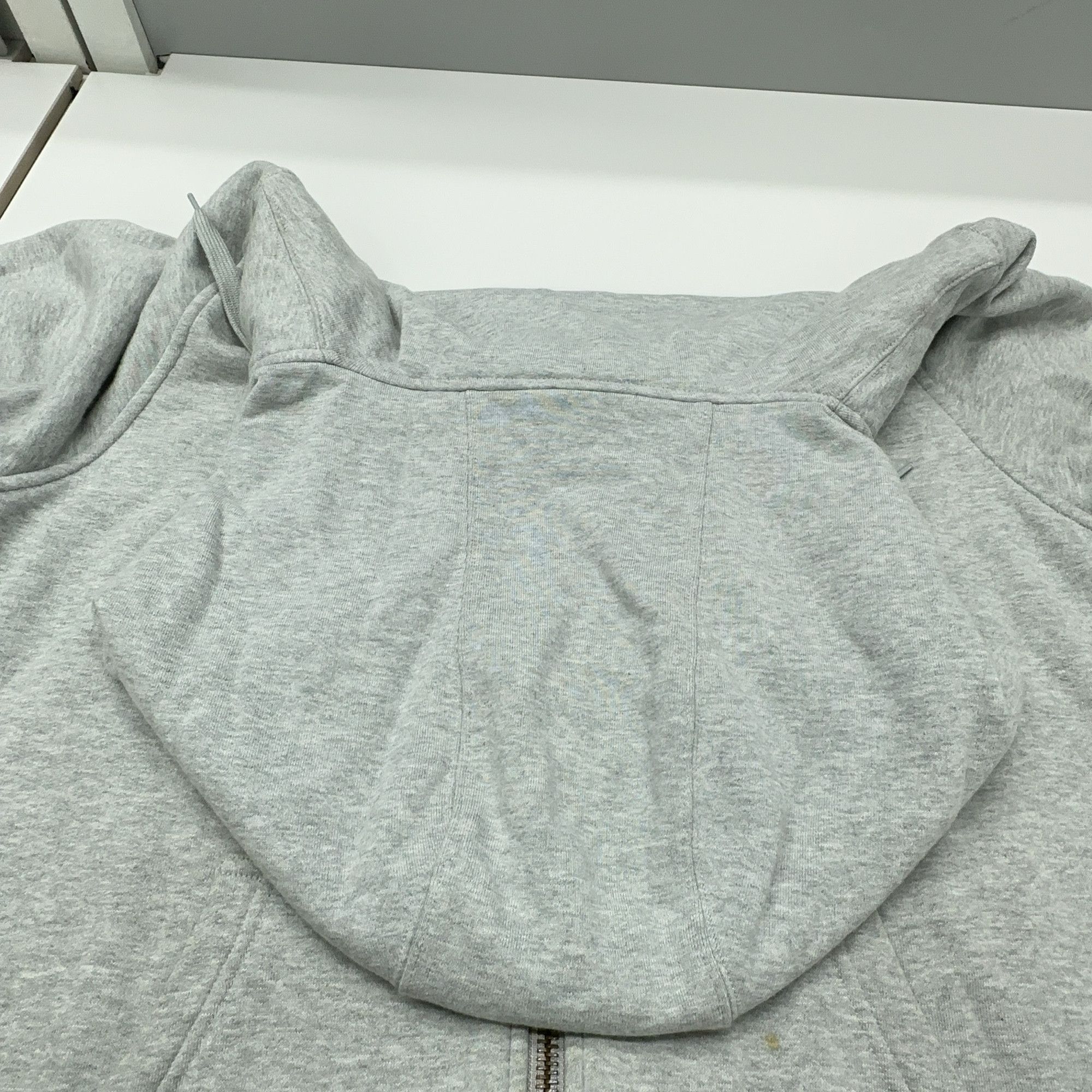 Burberry Burberry Check Lined Zip Hoodie Grey Size L Size US L / EU 52-54 / 3 - 6 Thumbnail
