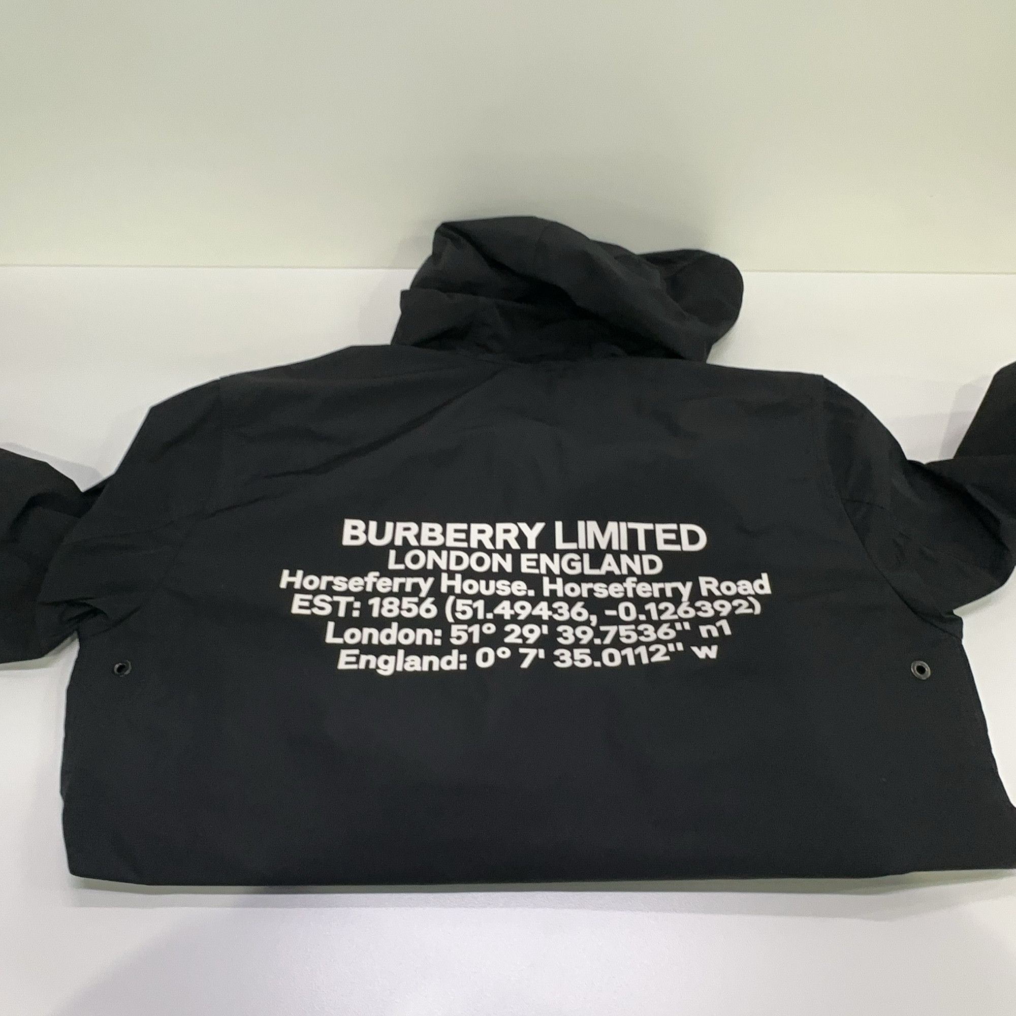 Burberry Burberry Logo Print Light Jacket Size XS Size US XS / EU 42 / 0 - 15 Thumbnail