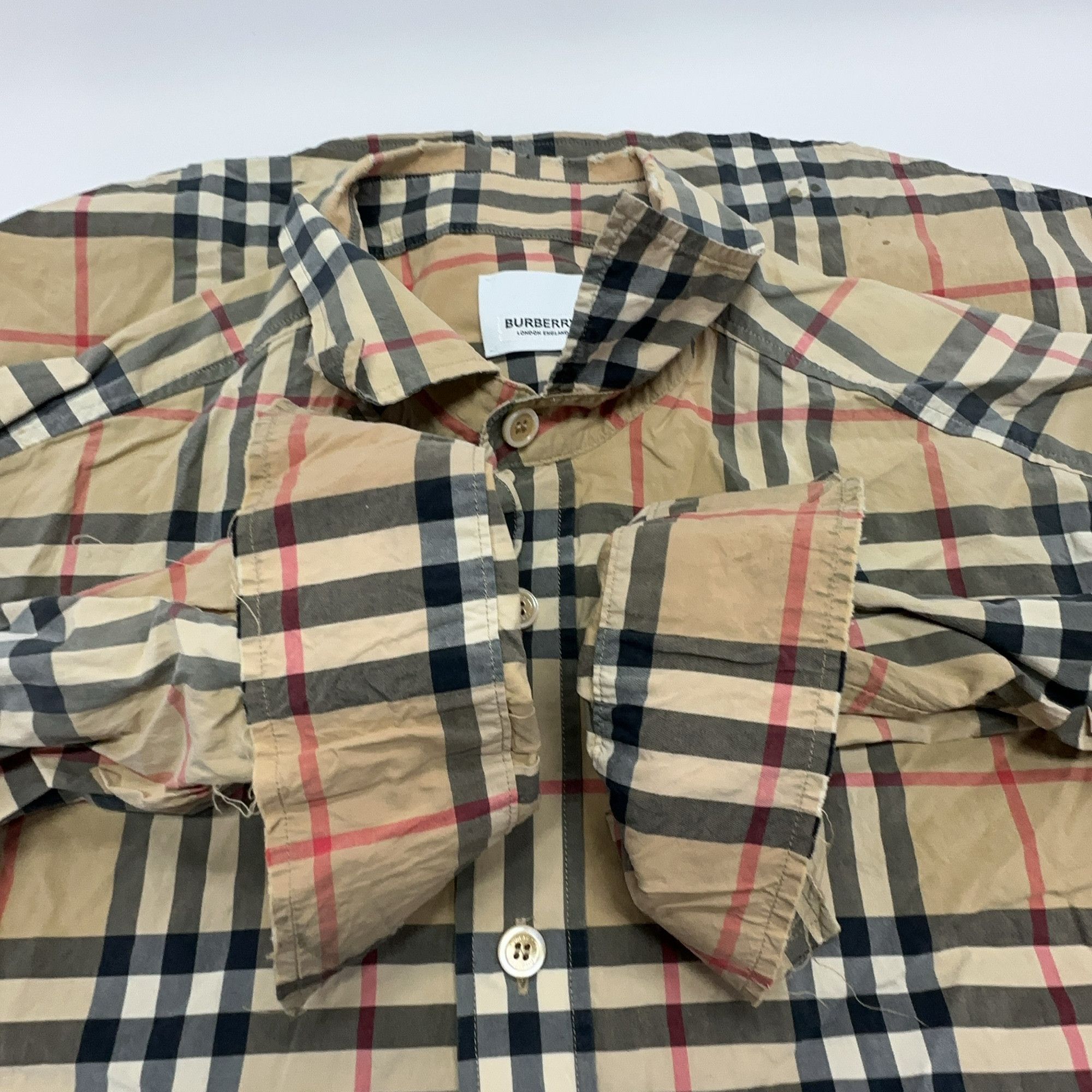 Burberry Burberry Classic Check Button Up Shirt Size M Size US M / EU 48-50 / 2 - 9 Thumbnail