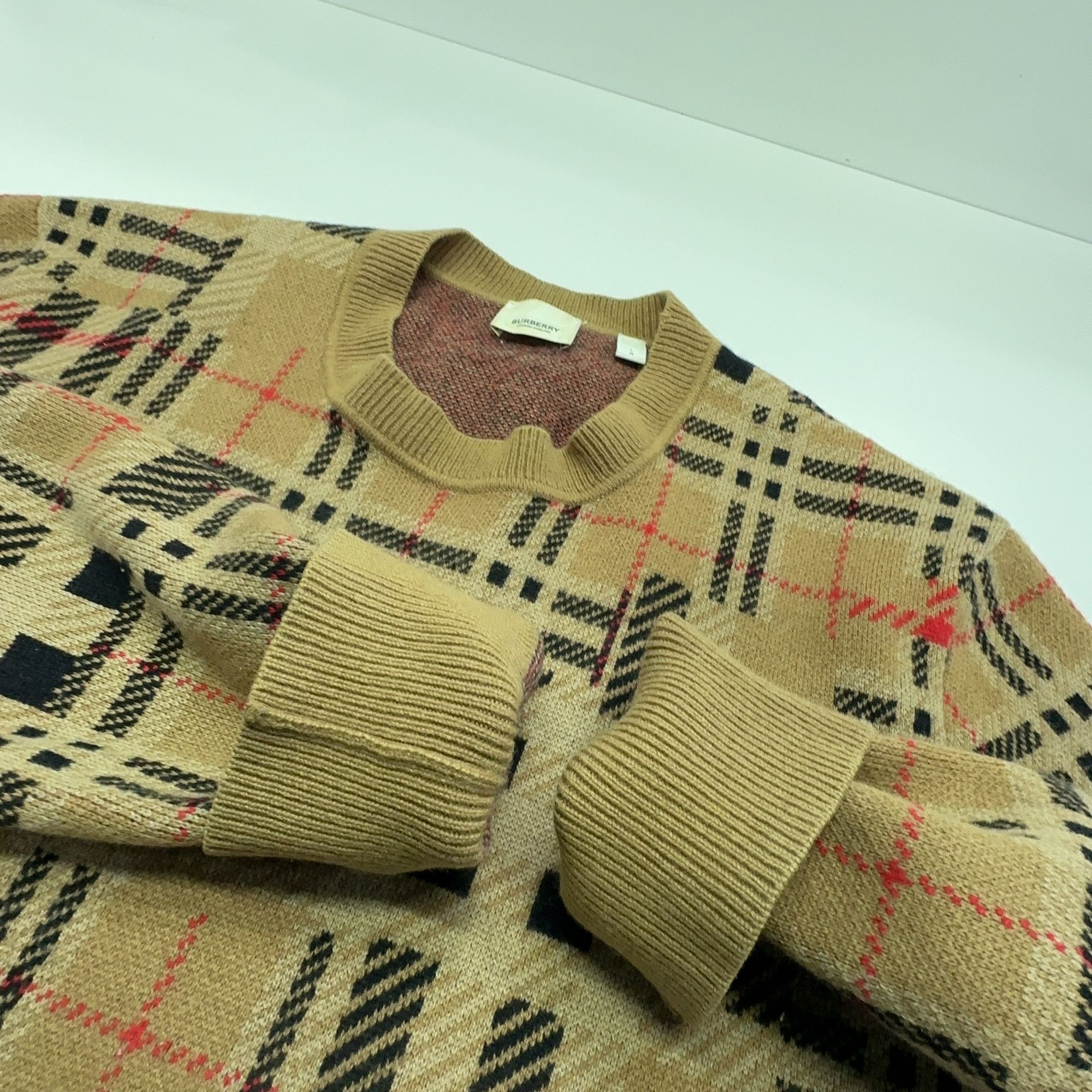 Burberry Burberry Check Sweater Size L Size US L / EU 52-54 / 3 - 9 Thumbnail