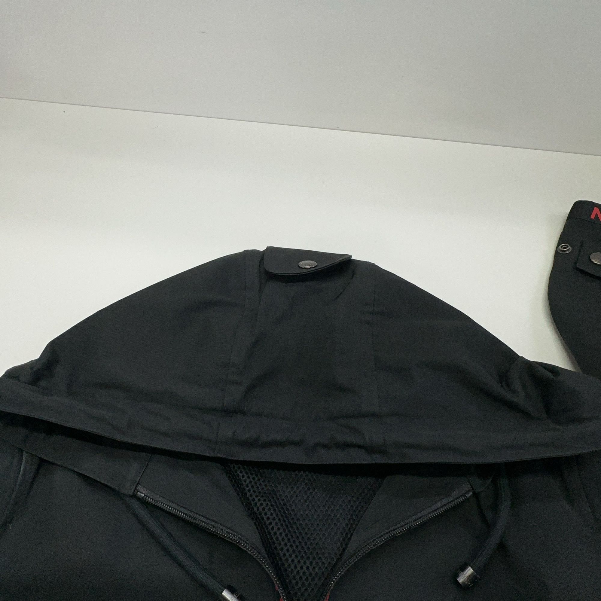 Burberry Burberry Logo Hooded Zip Jacket Size S Size US S / EU 44-46 / 1 - 5 Thumbnail