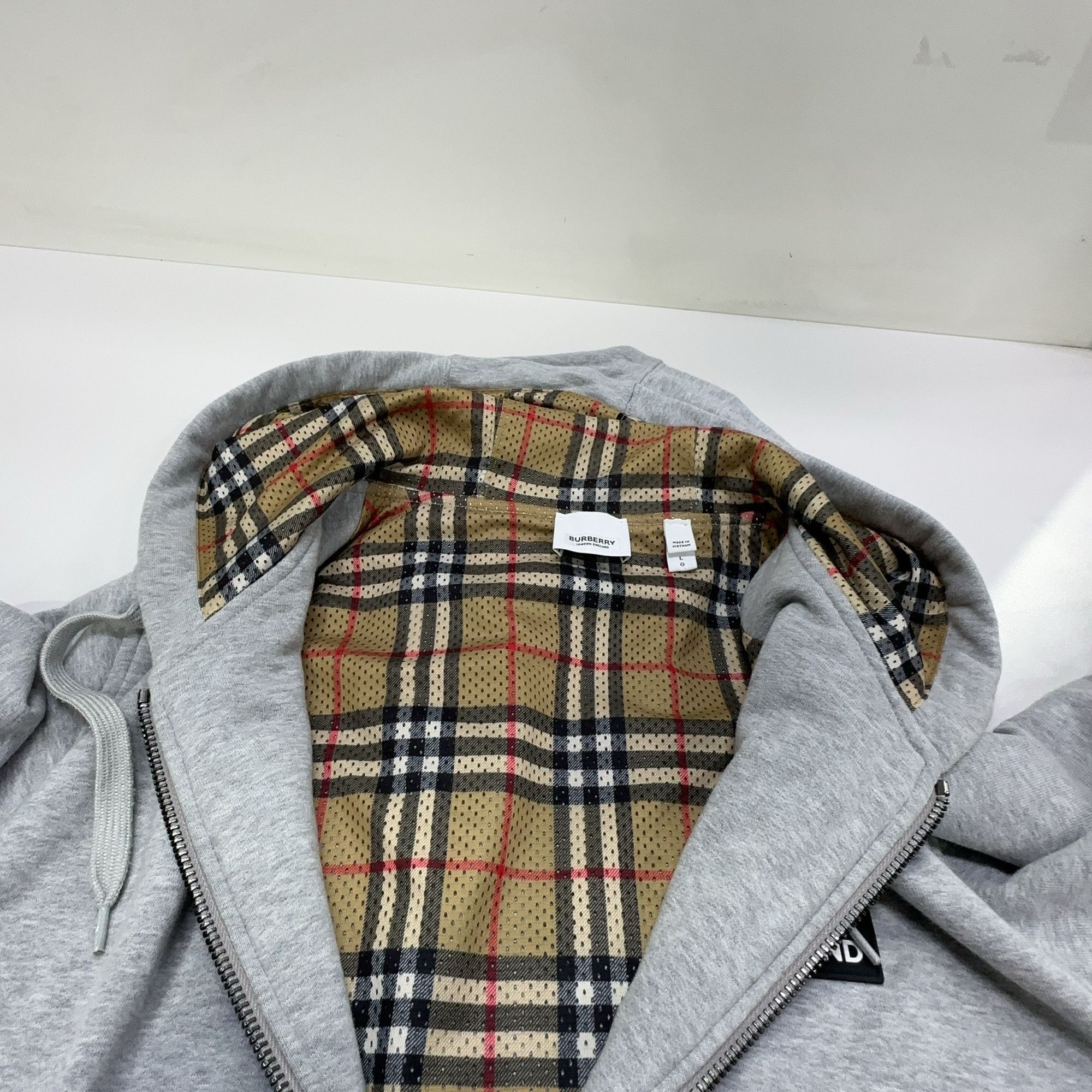 Burberry Burberry Check Lined Zip Up Hoodie Size L Size US L / EU 52-54 / 3 - 5 Thumbnail