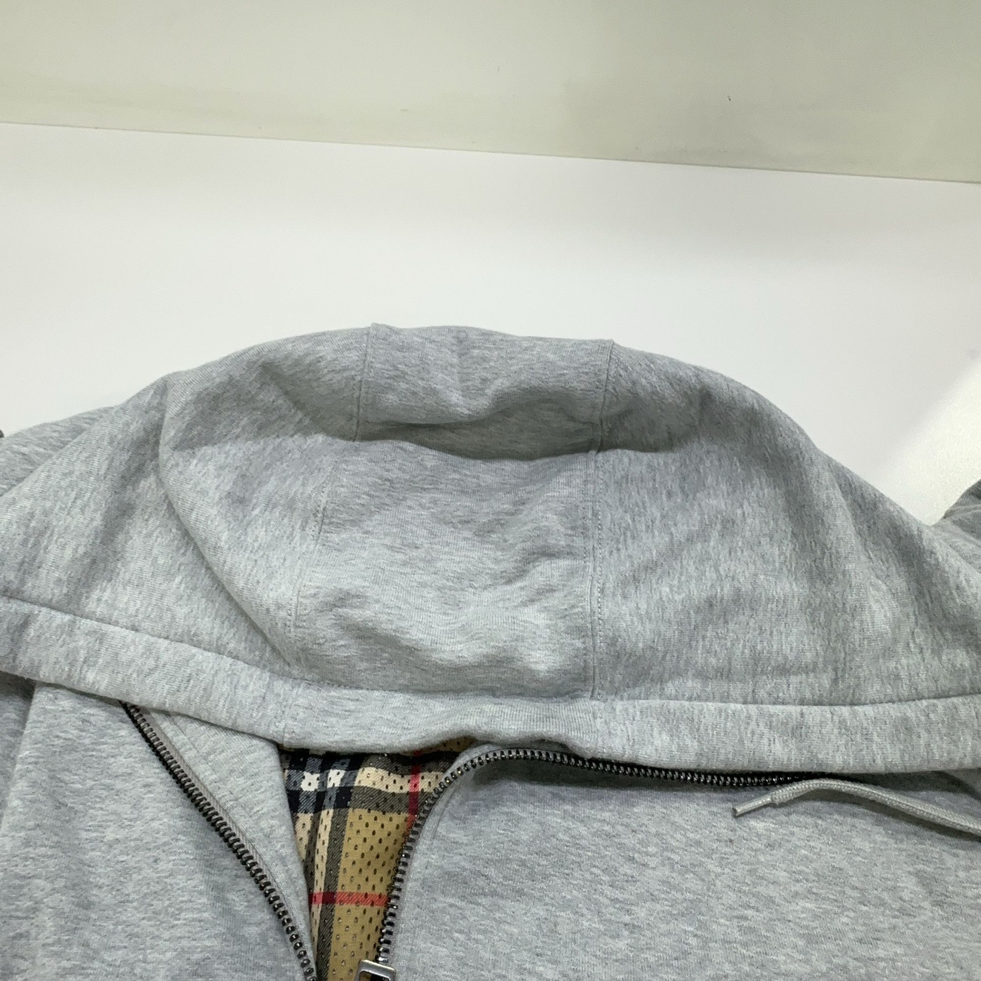 Burberry Burberry Check Lined Zip Up Hoodie Size L Size US L / EU 52-54 / 3 - 6 Thumbnail