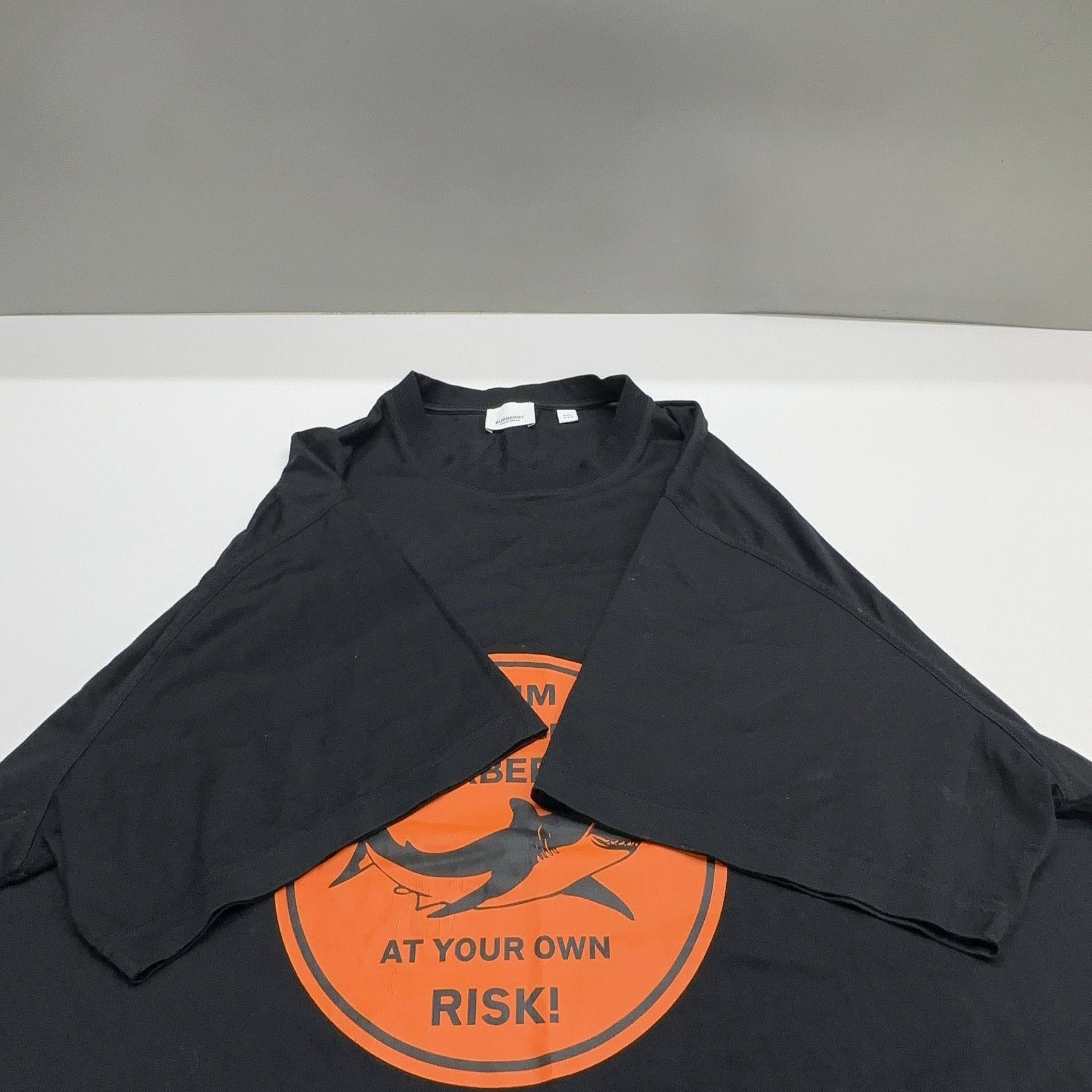Burberry Burberry Shark Graphic T-Shirt Size XXL Size US XXL / EU 58 / 5 - 11 Thumbnail