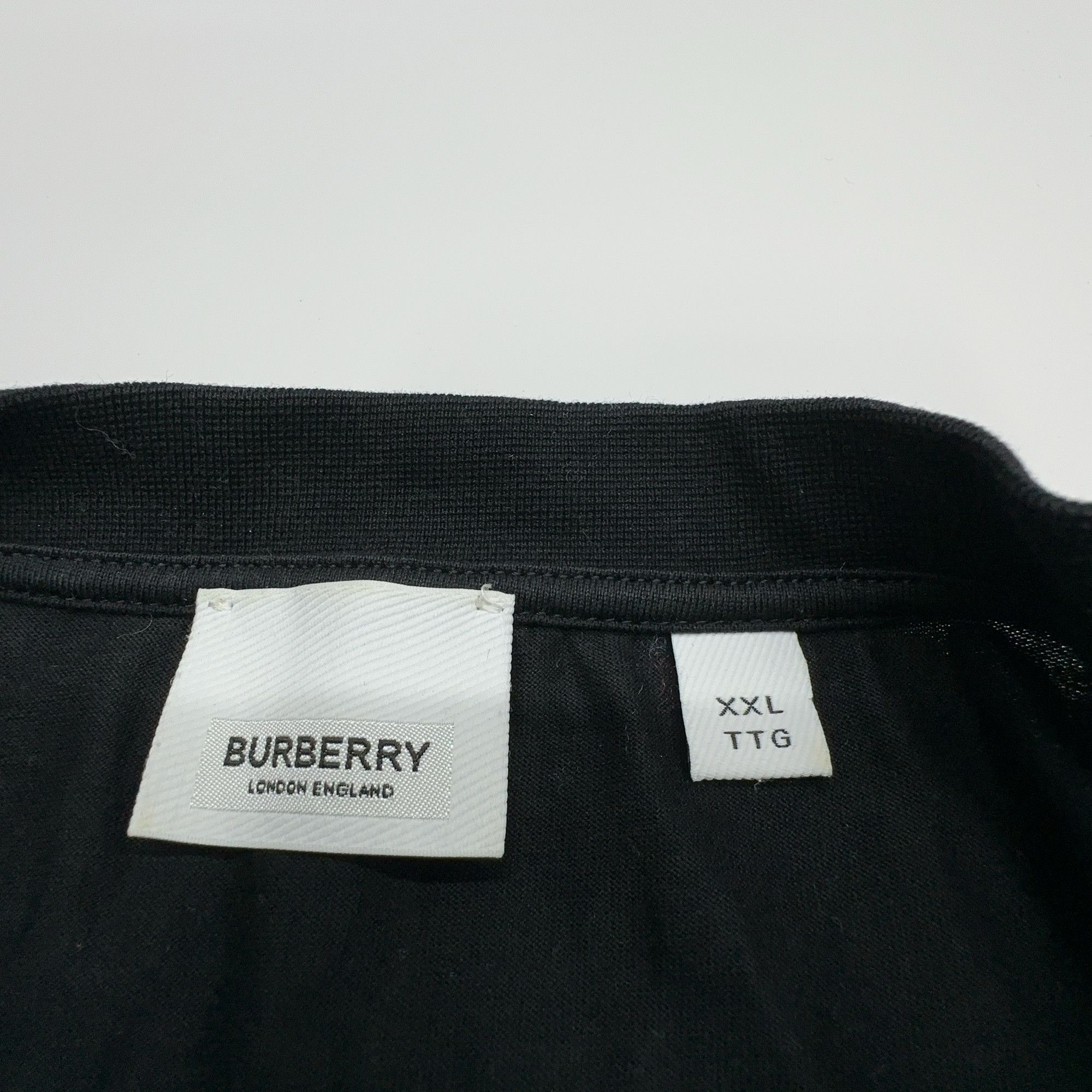 Burberry Burberry Shark Graphic T-Shirt Size XXL Size US XXL / EU 58 / 5 - 3 Thumbnail