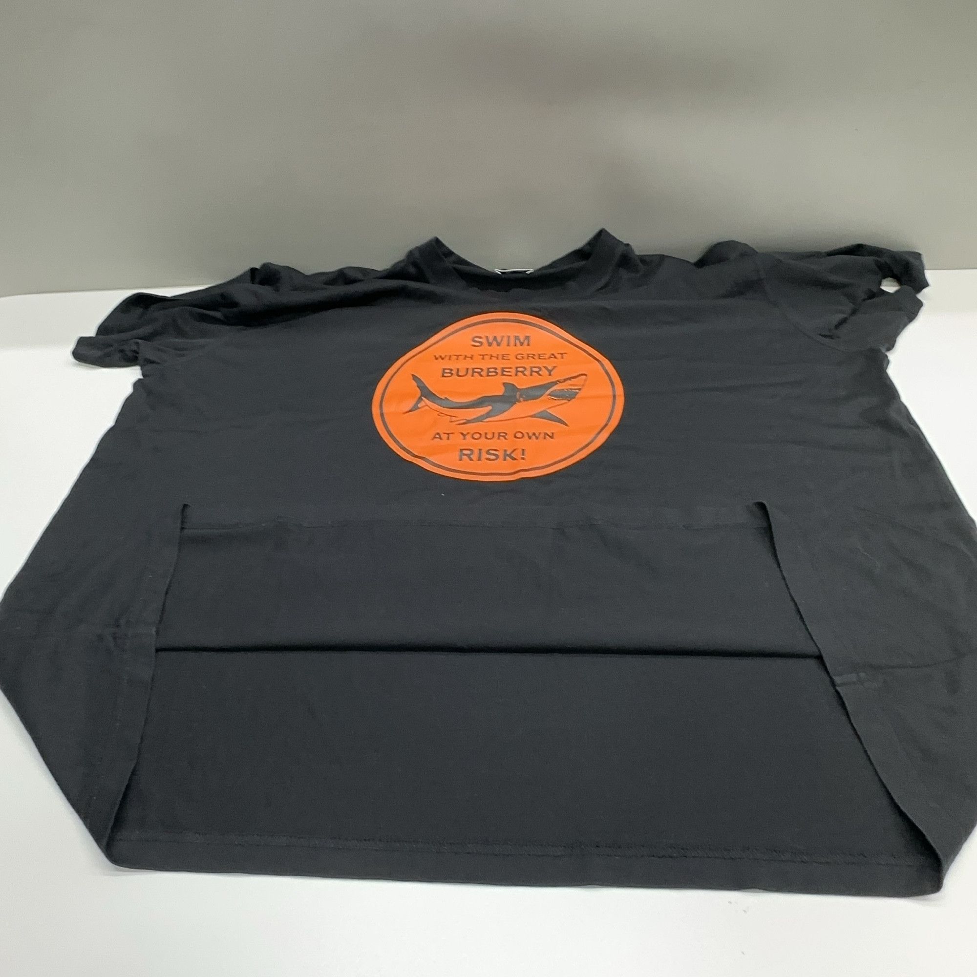 Burberry Burberry Shark Graphic T-Shirt Size XXL Size US XXL / EU 58 / 5 - 10 Thumbnail