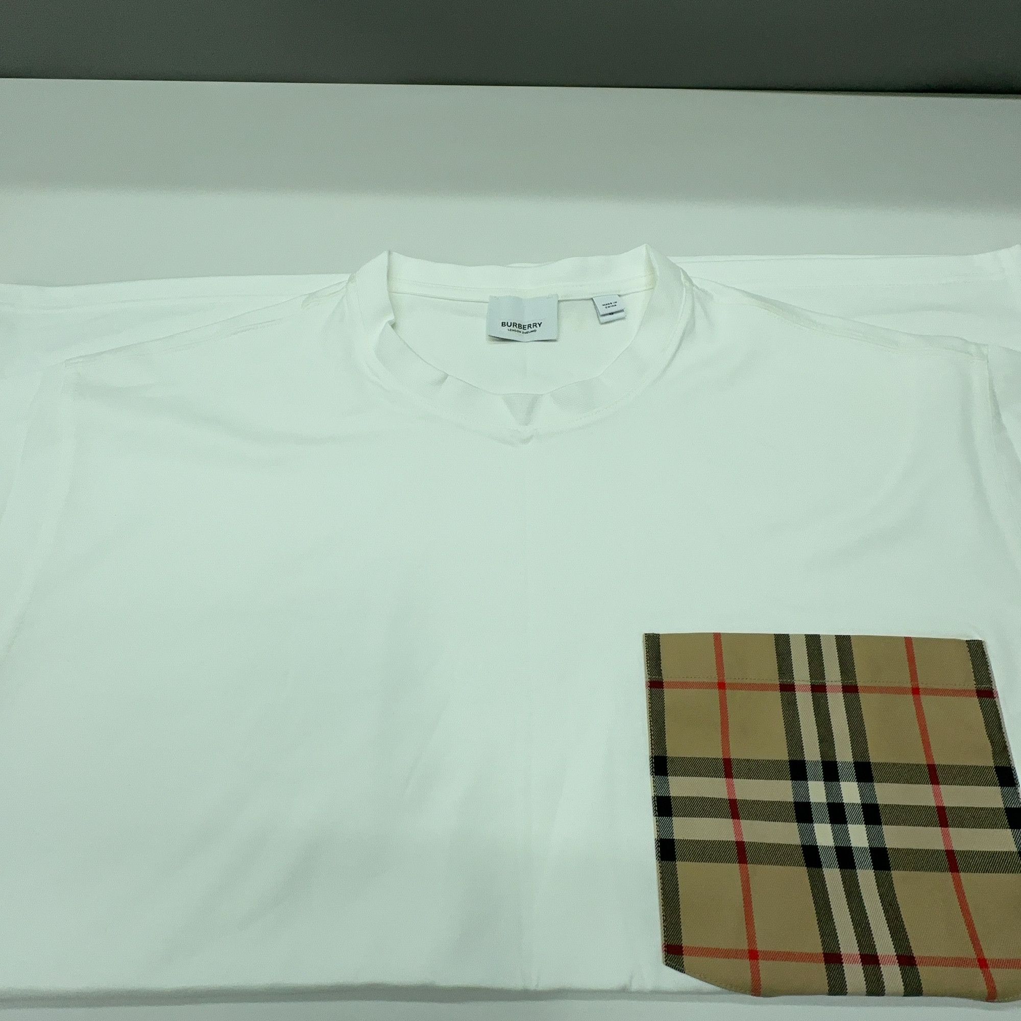 Burberry Burberry Check Pocket T-Shirt Size L Size L / US 10 / IT 46 - 5 Thumbnail
