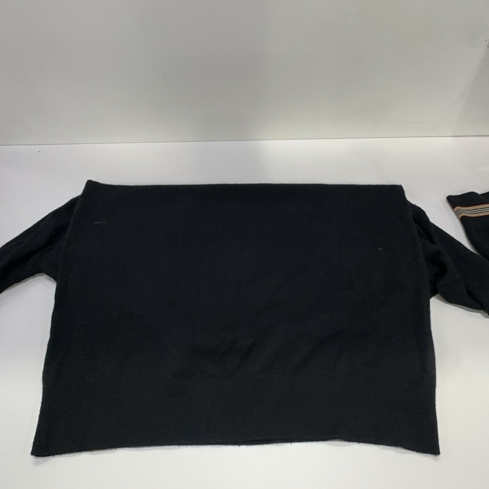 Burberry Burberry Iconic Stripe Trim Wool Sweater Size L Size US L / EU 52-54 / 3 - 8 Thumbnail