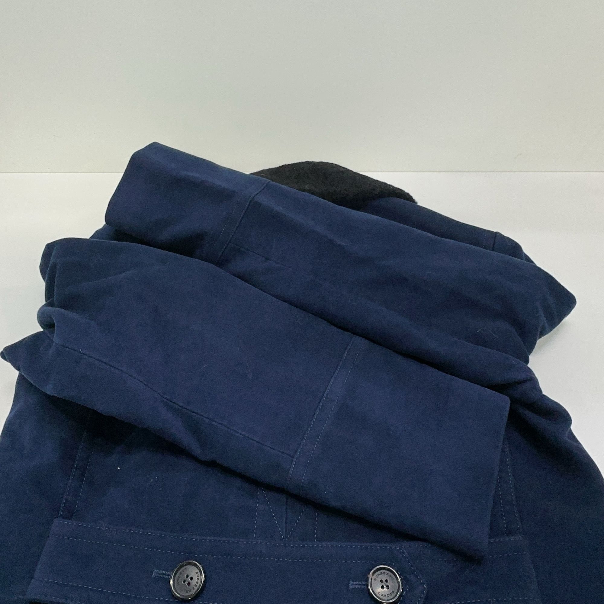Burberry Burberry Shearling Collar Heavy Coat Size L Size US L / EU 52-54 / 3 - 11 Thumbnail