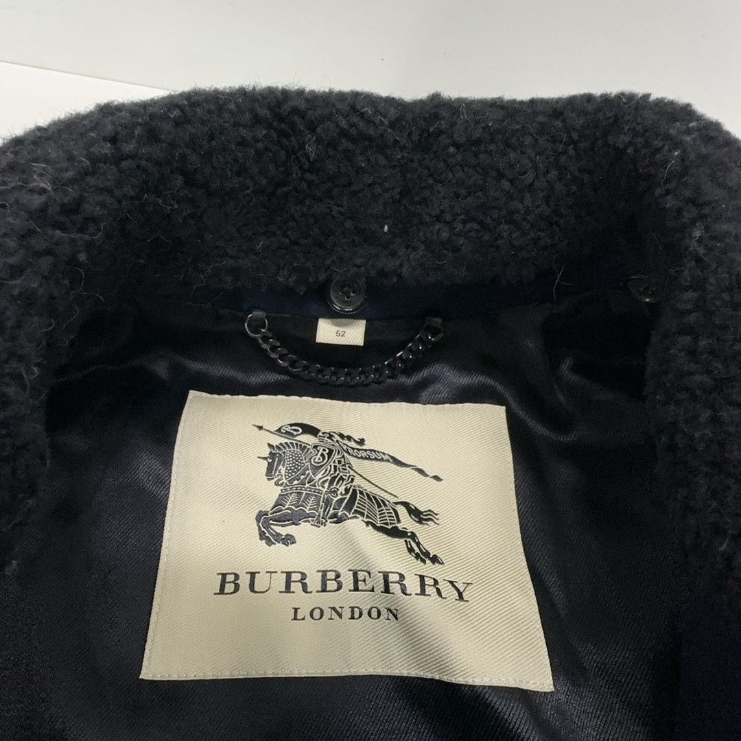 Burberry Burberry Shearling Collar Heavy Coat Size L Size US L / EU 52-54 / 3 - 3 Thumbnail