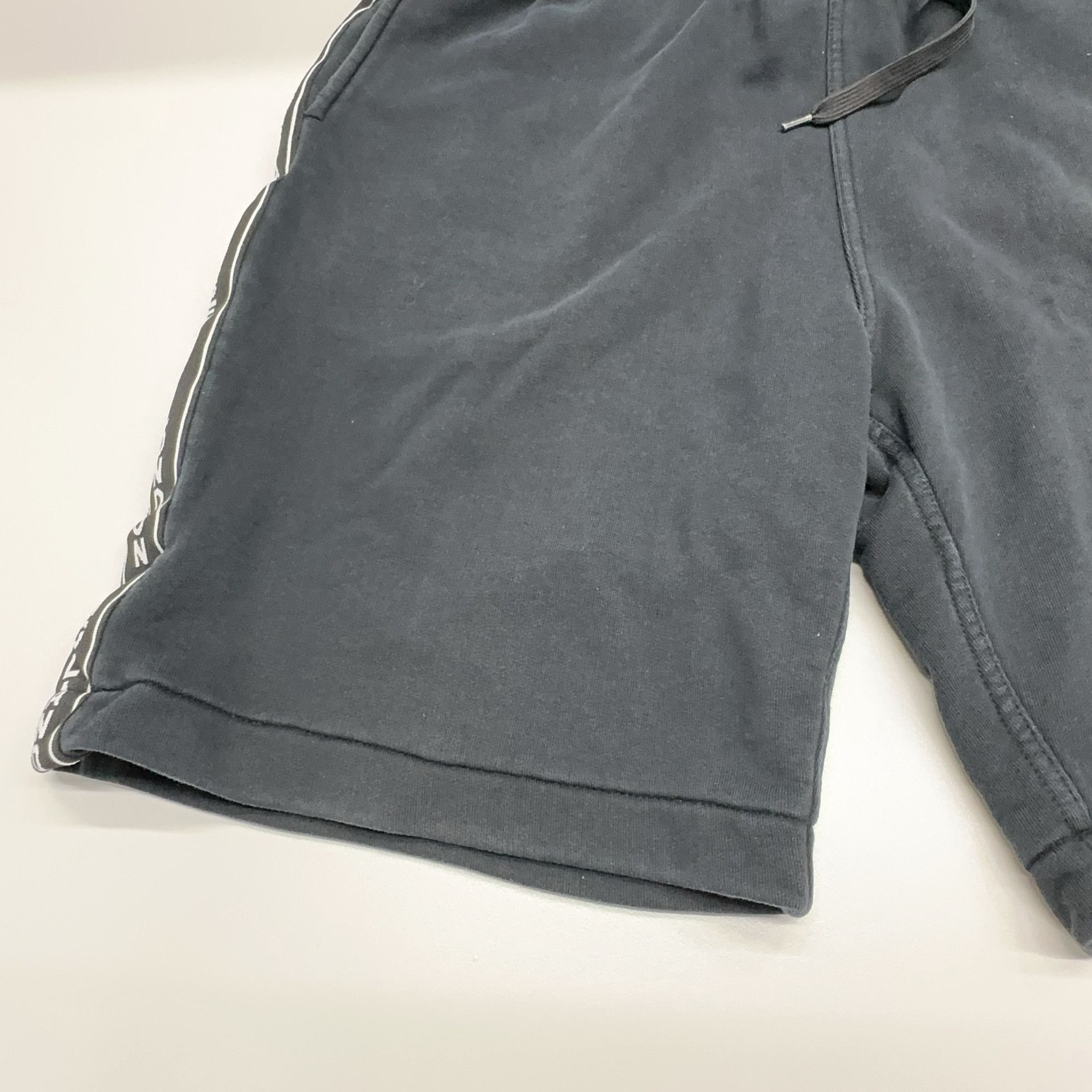 Burberry Burberry Logo Tape Sweat Shorts Size M Size US 32 / EU 48 - 7 Thumbnail