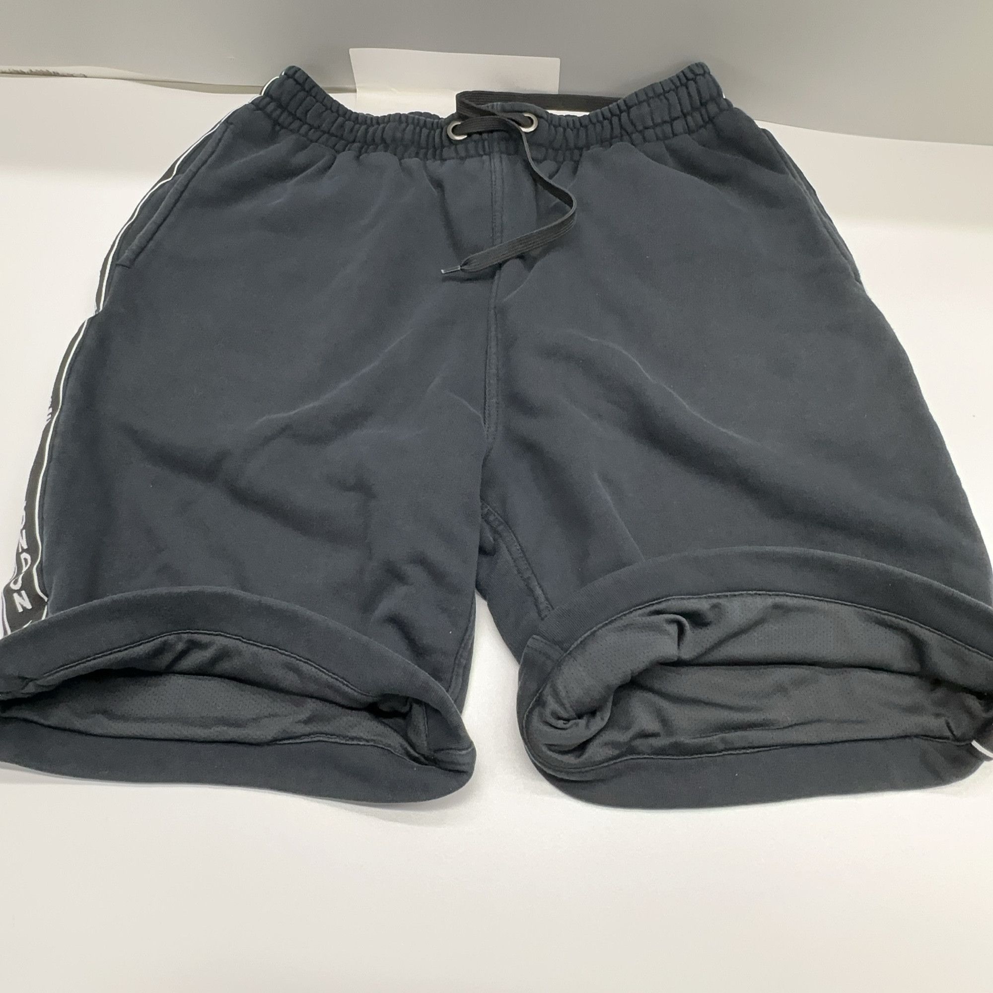 Burberry Burberry Logo Tape Sweat Shorts Size M Size US 32 / EU 48 - 9 Thumbnail