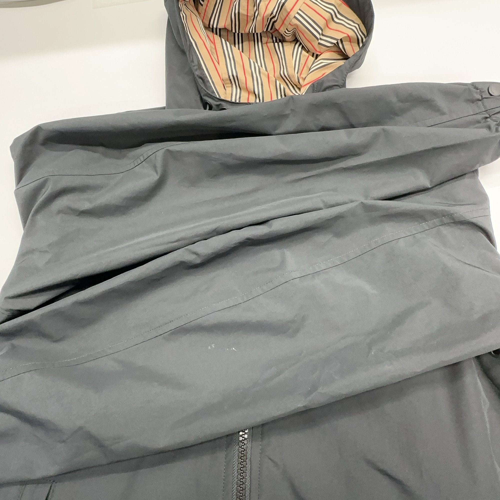 Burberry Burberry Logo Hooded Light Jacket Size S Size US S / EU 44-46 / 1 - 6 Thumbnail
