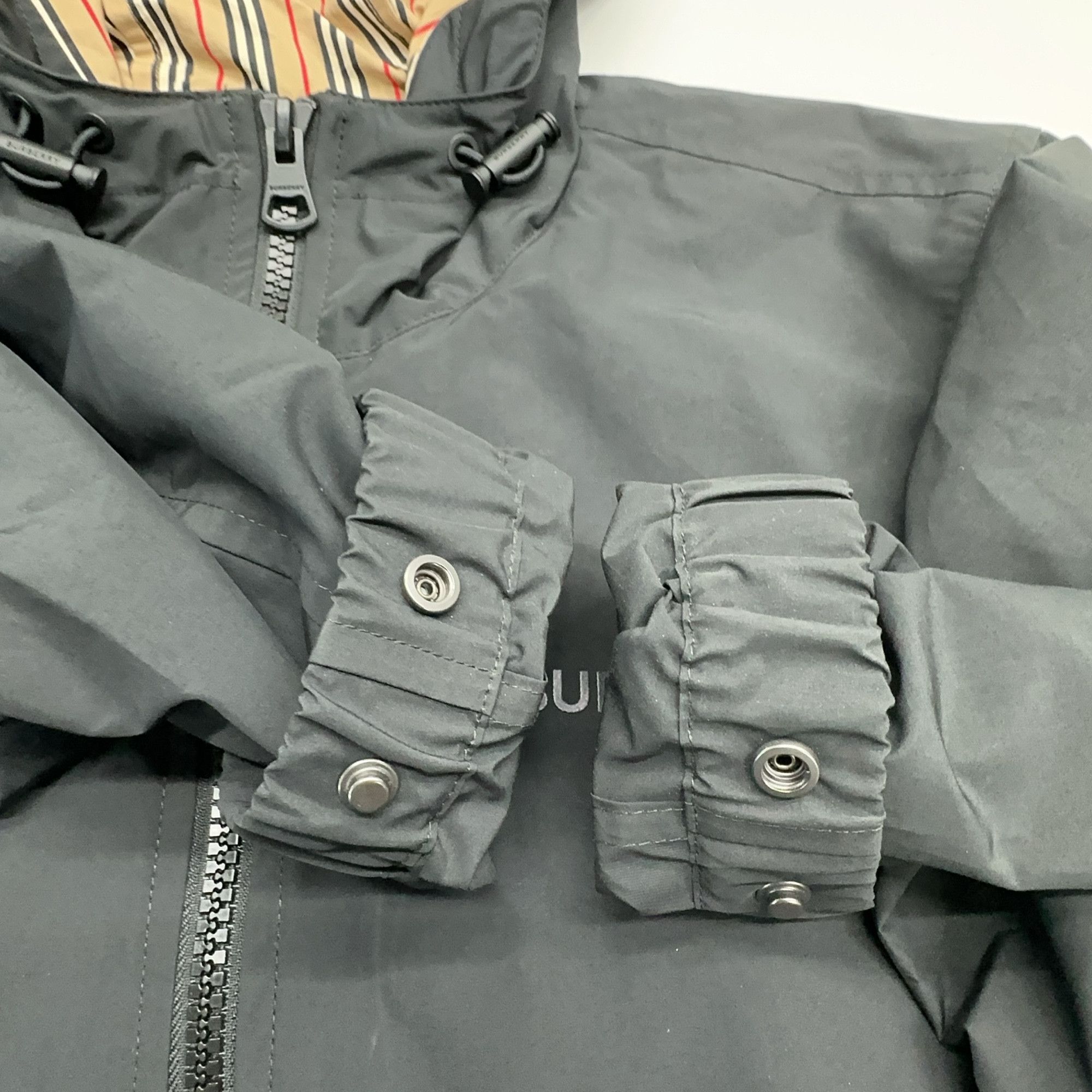 Burberry Burberry Logo Hooded Light Jacket Size S Size US S / EU 44-46 / 1 - 7 Thumbnail