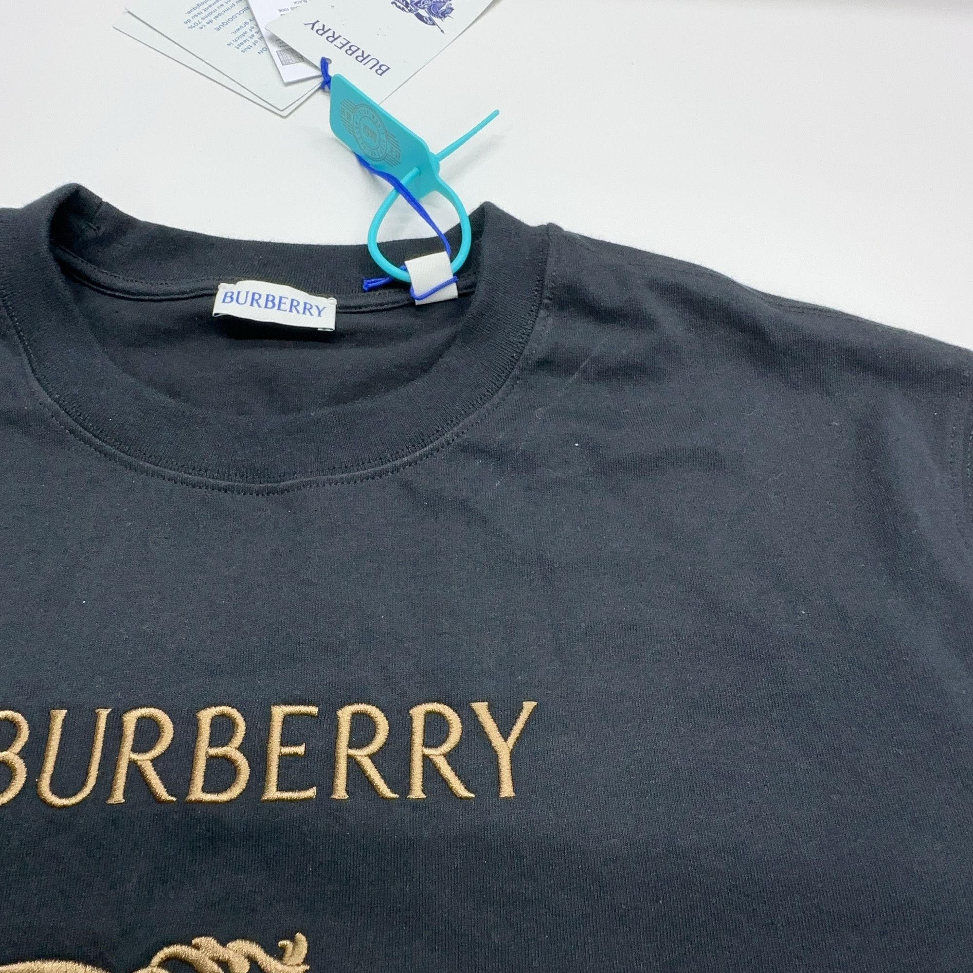 Burberry Burberry Equestrian Knight Logo T-Shirt Size L Size US L / EU 52-54 / 3 - 13 Thumbnail