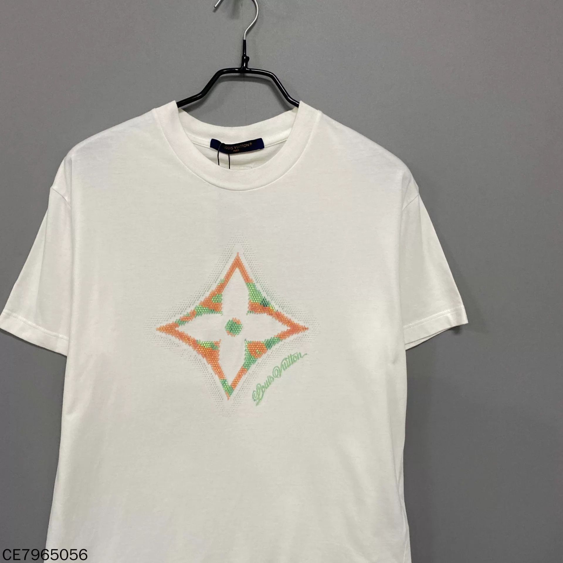 Louis Vuitton Crystal Logo Short Sleeve Tee in White Size US XS / EU 42 / 0 - 2 Thumbnail