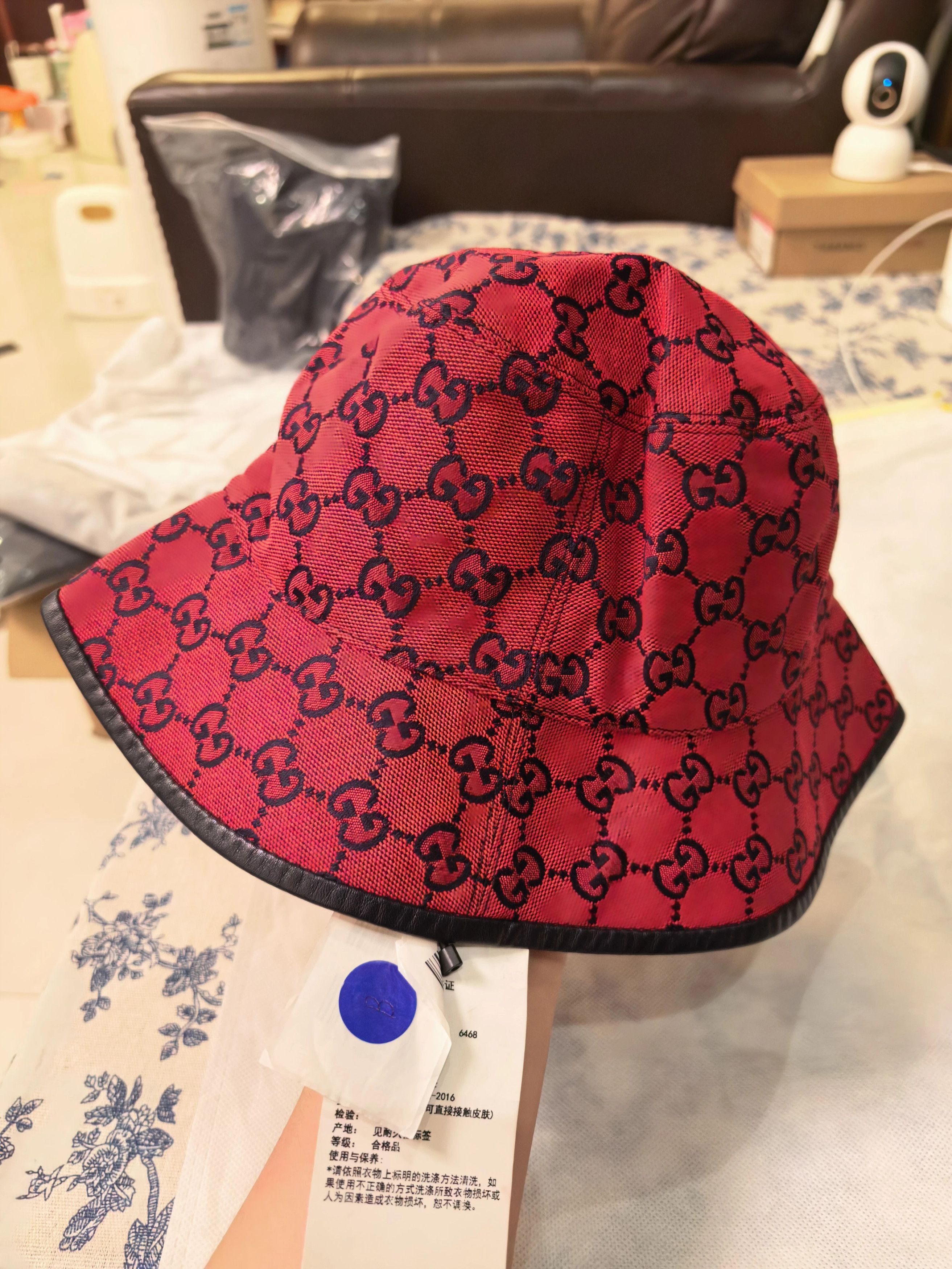 Gucci Full Print Logo Bucket Hat in Red Size ONE SIZE - 2 Thumbnail