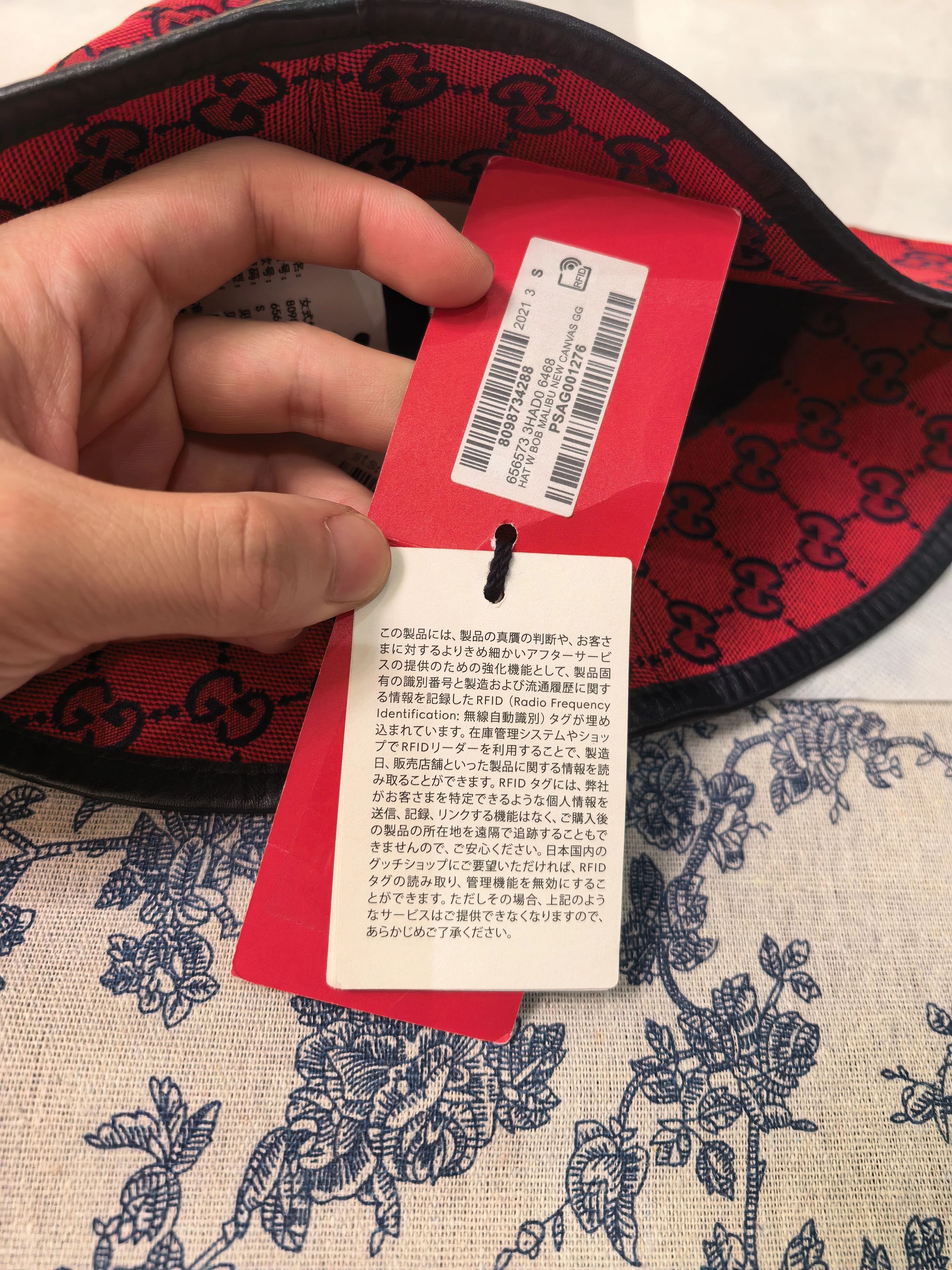 Gucci Full Print Logo Bucket Hat in Red Size ONE SIZE - 8 Thumbnail