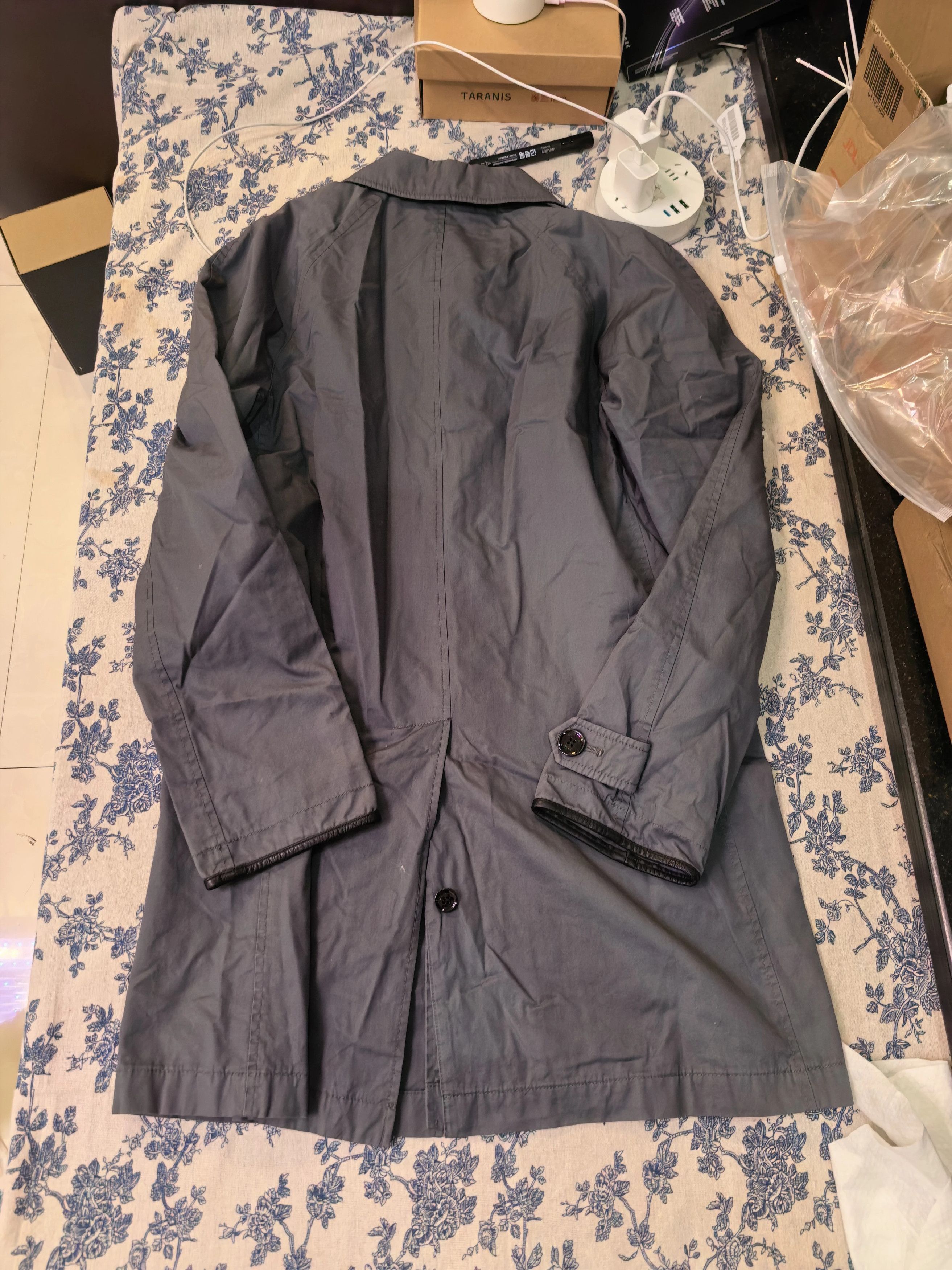 Burberry Classic Black Trench Coat, Size S Size US S / EU 44-46 / 1 - 8 Thumbnail