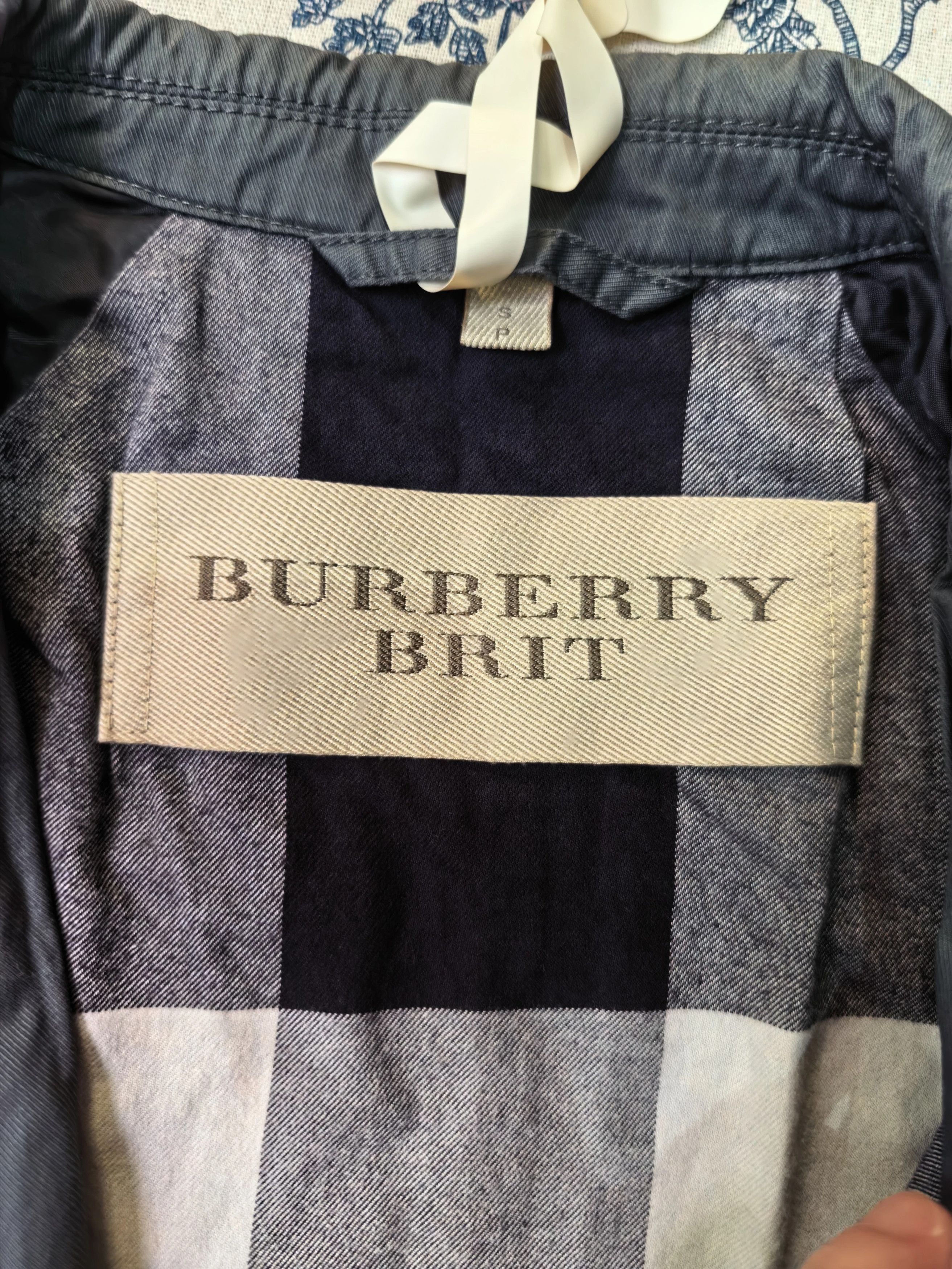 Burberry Classic Black Trench Coat, Size S Size US S / EU 44-46 / 1 - 3 Thumbnail