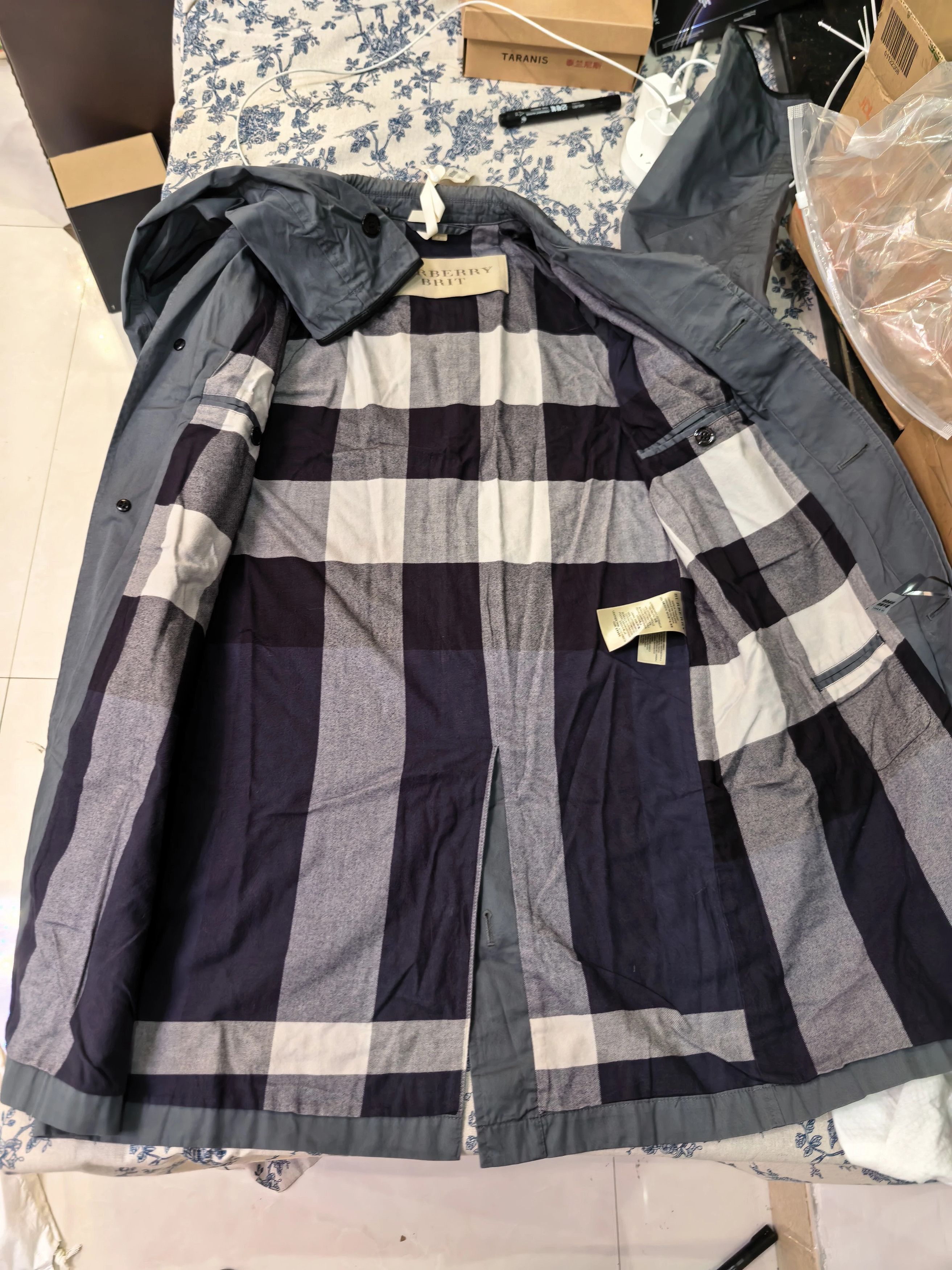 Burberry Classic Black Trench Coat, Size S Size US S / EU 44-46 / 1 - 6 Thumbnail