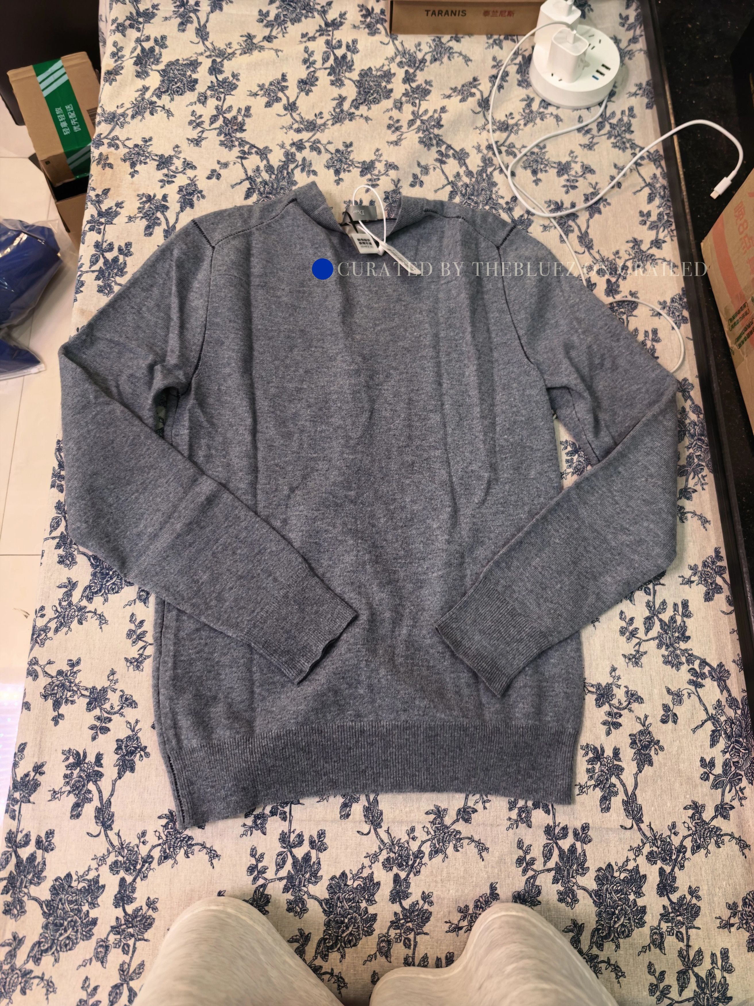 Dior Cashmere Cardigan with Lambskin Patch Size US XS / EU 42 / 0 - 6 Thumbnail