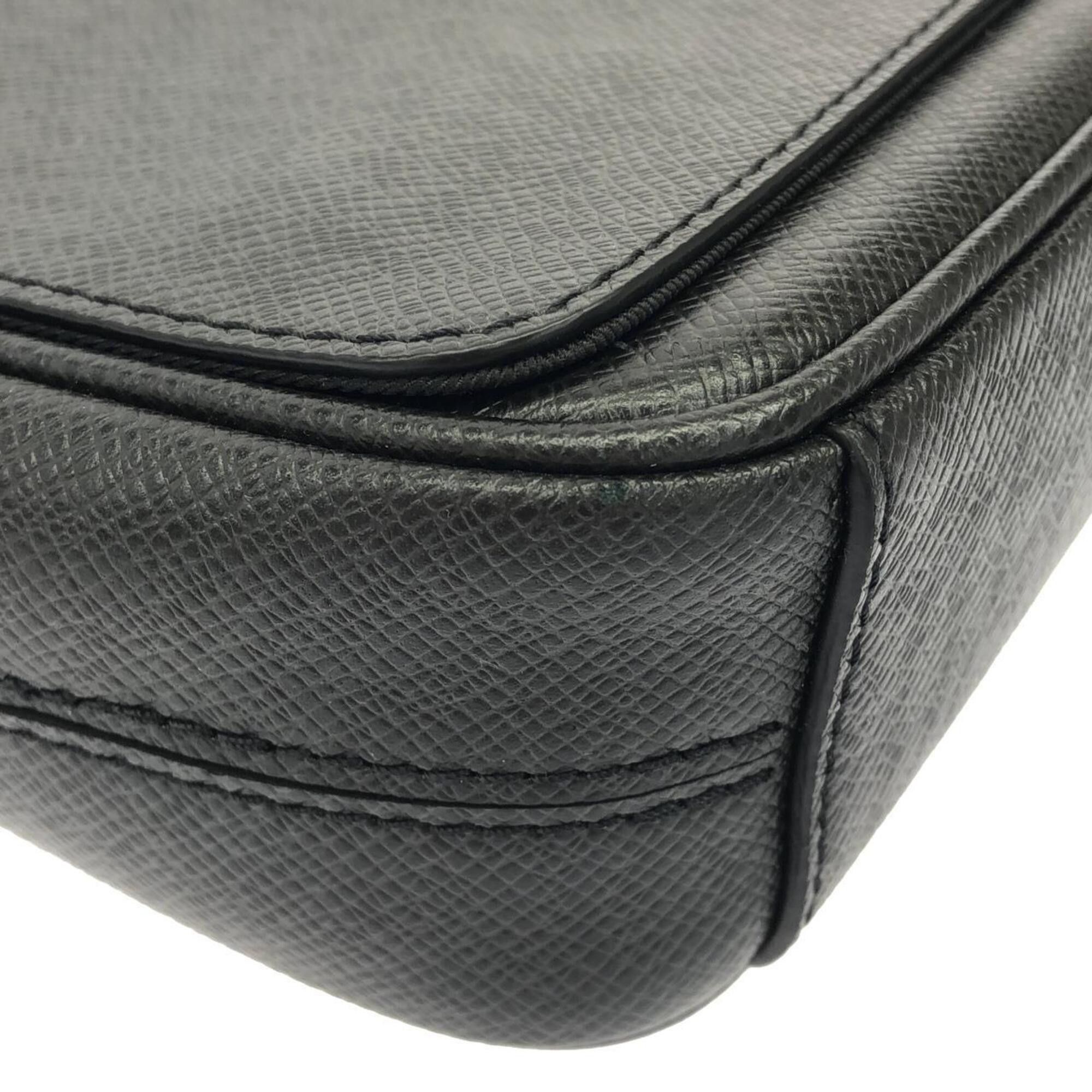Louis Vuitton Louis Vuitton Taiga District PM M30850 Shoulder Bag Size ONE SIZE - 3 Thumbnail