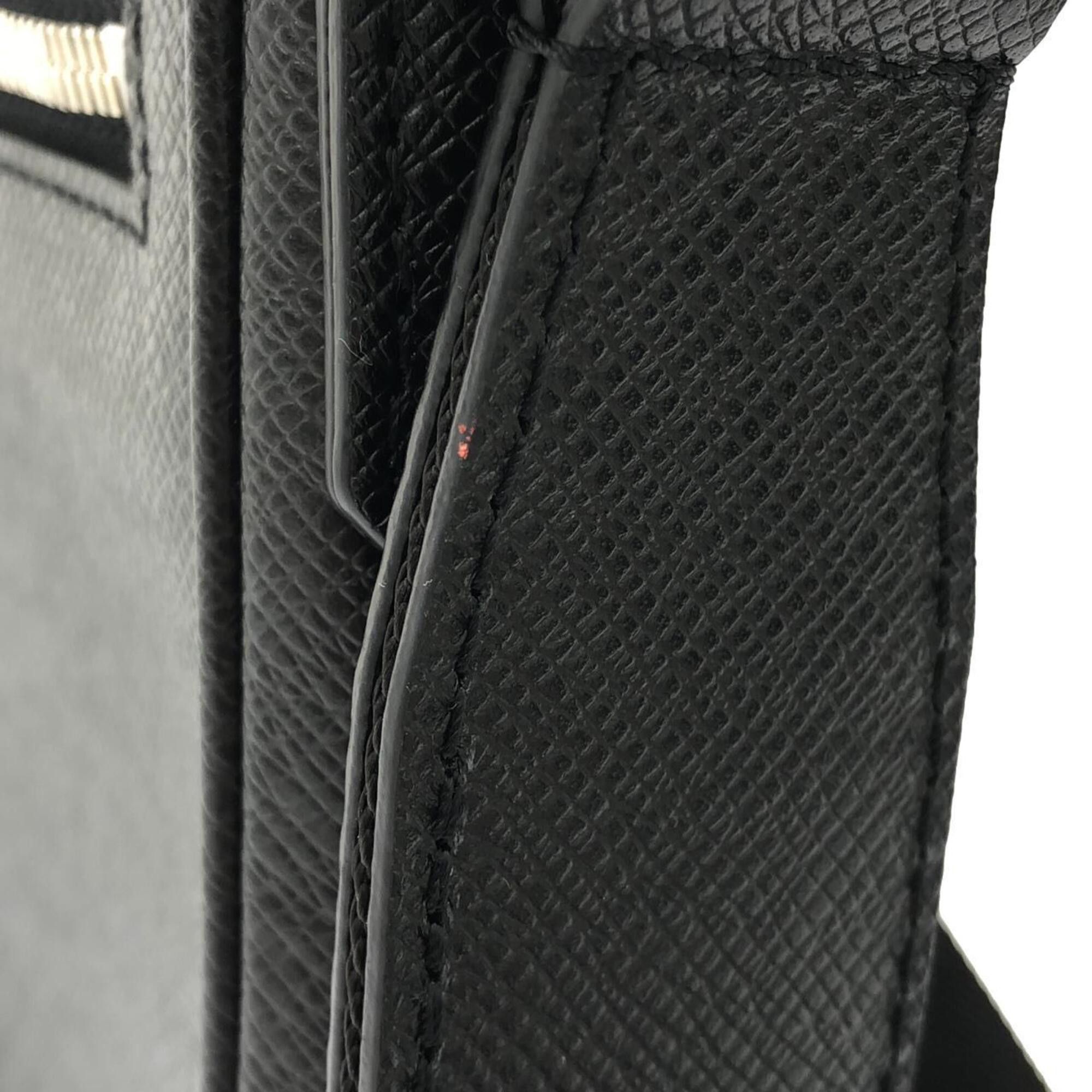 Louis Vuitton Louis Vuitton Taiga District PM M30850 Shoulder Bag Size ONE SIZE - 5 Thumbnail