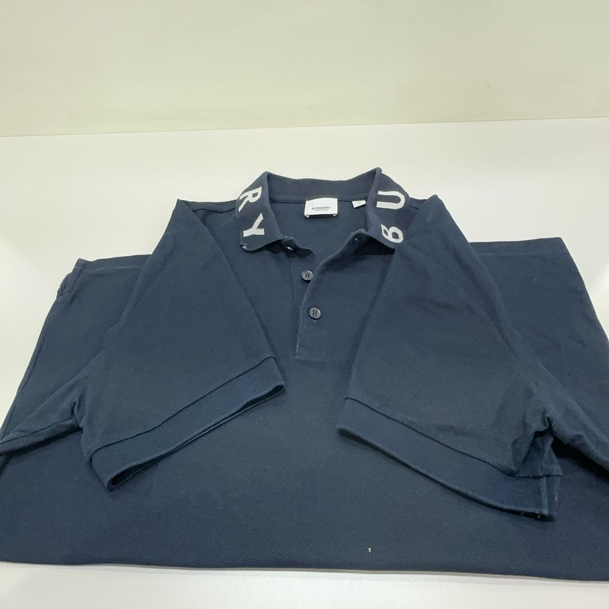 Burberry Burberry Logo Collar Polo Size L Size US L / EU 52-54 / 3 - 14 Thumbnail