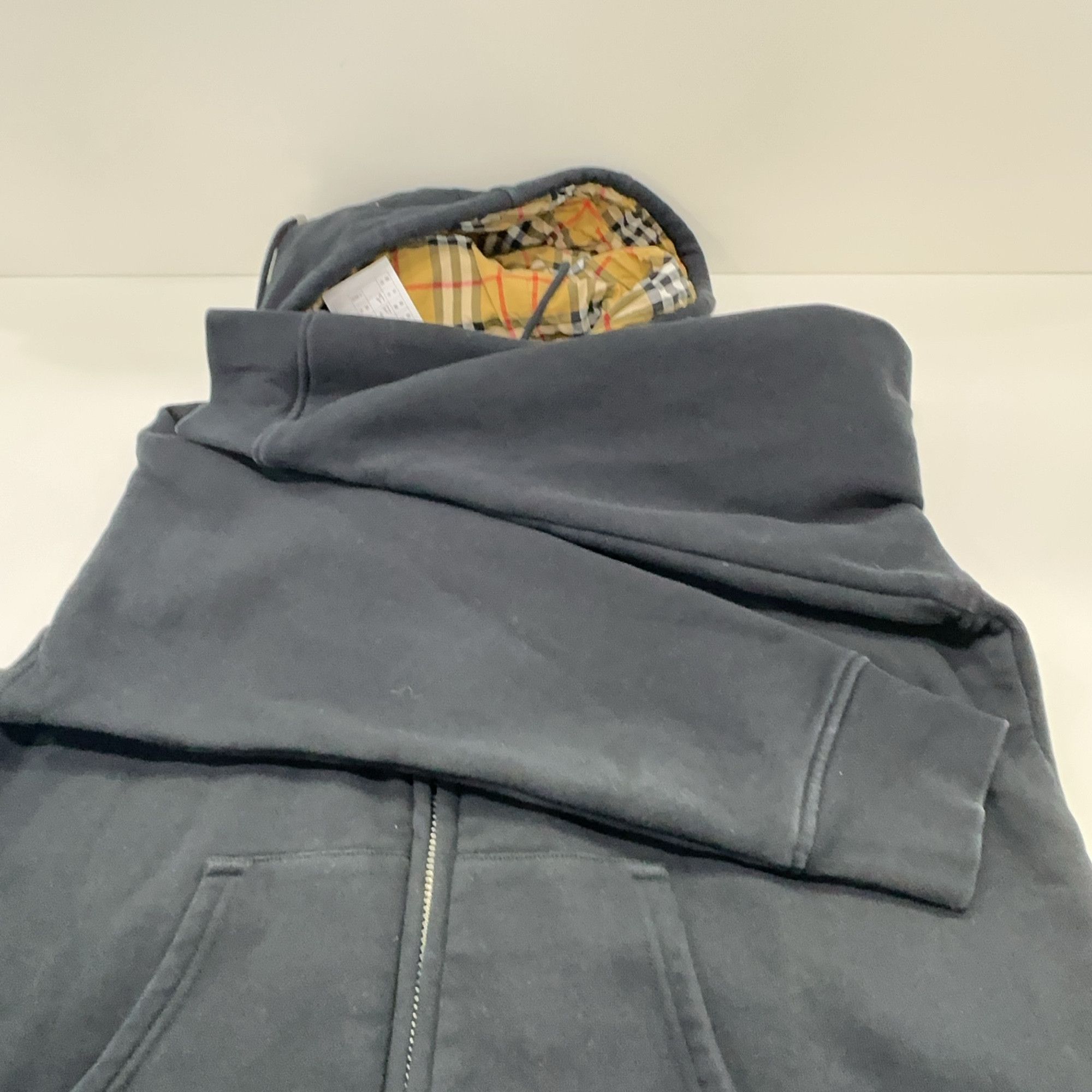 Burberry Burberry Check Lined Zip Up Hoodie Size L Size US L / EU 52-54 / 3 - 8 Thumbnail