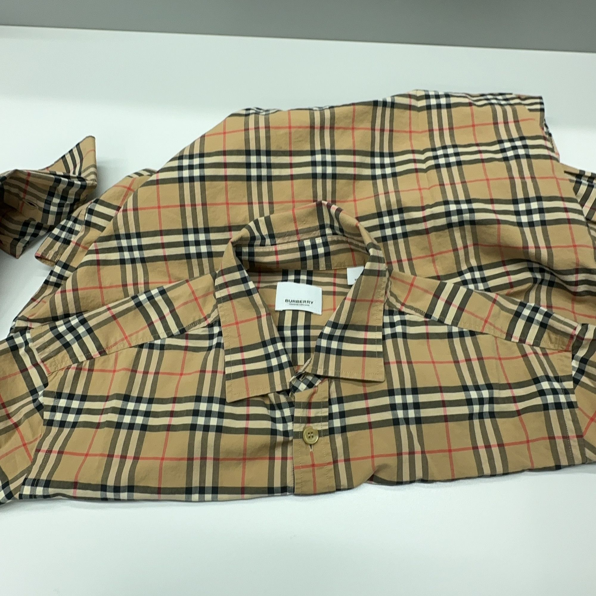 Burberry Burberry House Check Button Up Shirt Size M Size US M / EU 48-50 / 2 - 9 Thumbnail