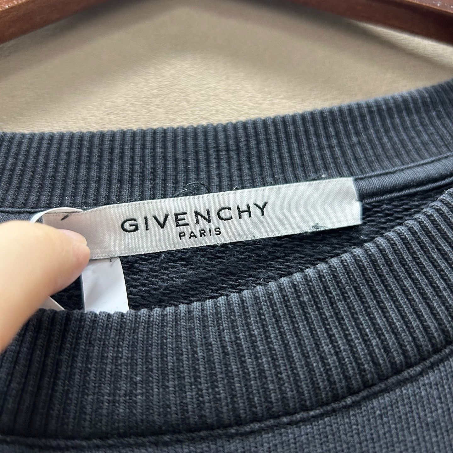 Givenchy Givenchy Bull Graphic Logo Sweatshirt XL Size US XL / EU 56 / 4 - 3 Thumbnail