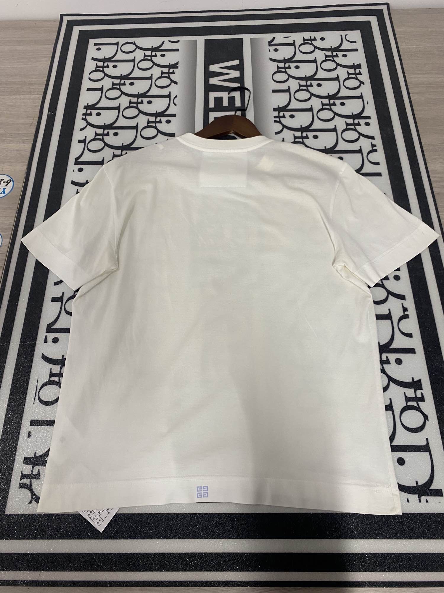 Givenchy Givenchy Logo Print T-Shirt Size L Size US L / EU 52-54 / 3 - 2 Thumbnail