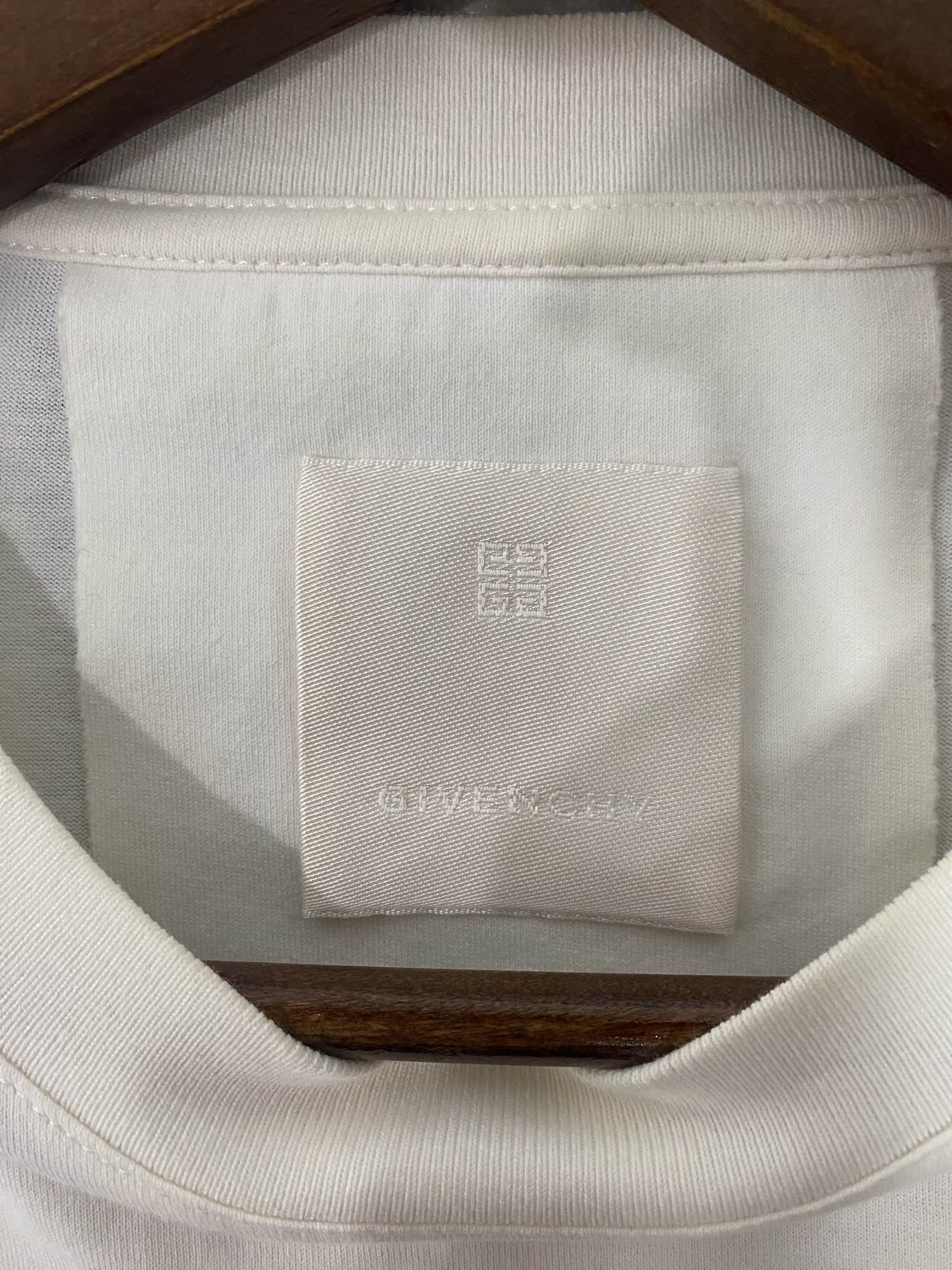Givenchy Givenchy Logo Print T-Shirt Size L Size US L / EU 52-54 / 3 - 3 Thumbnail