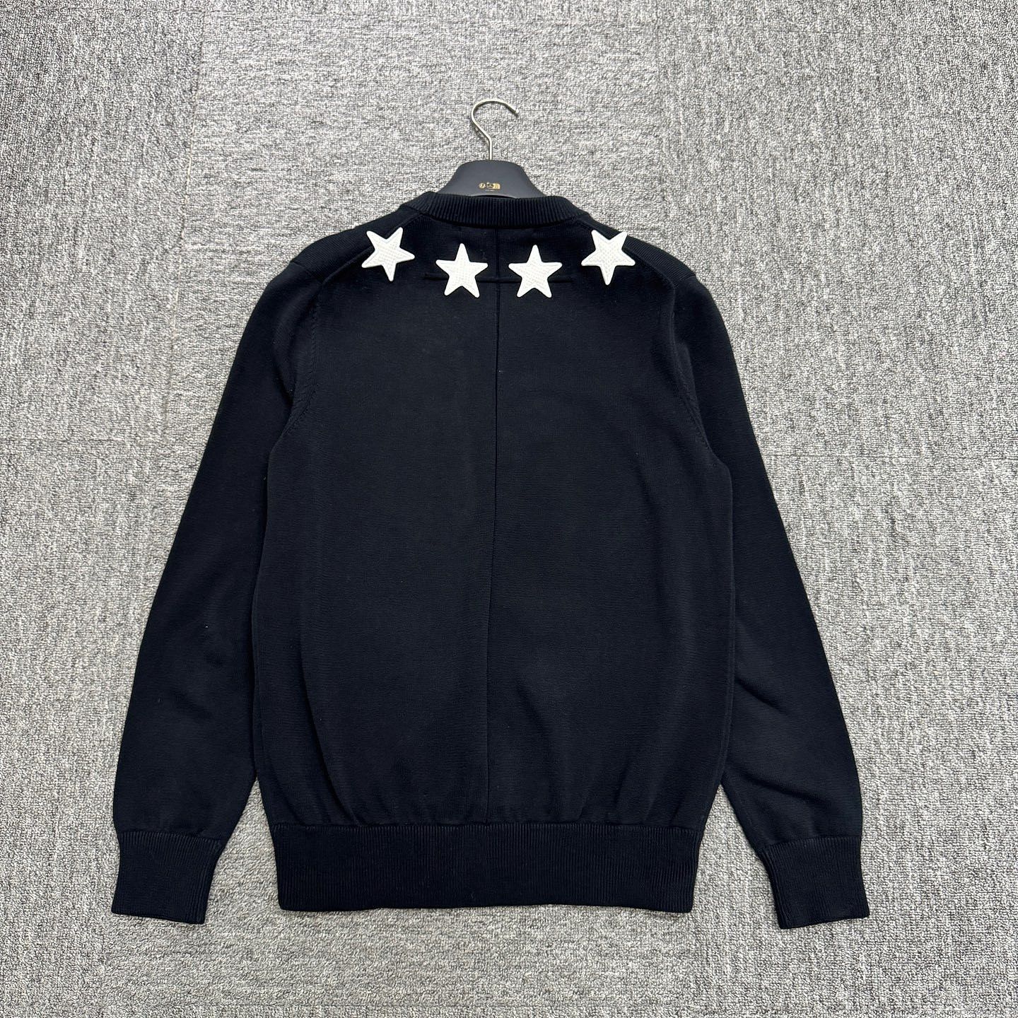 Givenchy Givenchy Star Applique Crewneck Sweater Size L Size US L / EU 52-54 / 3 - 2 Thumbnail