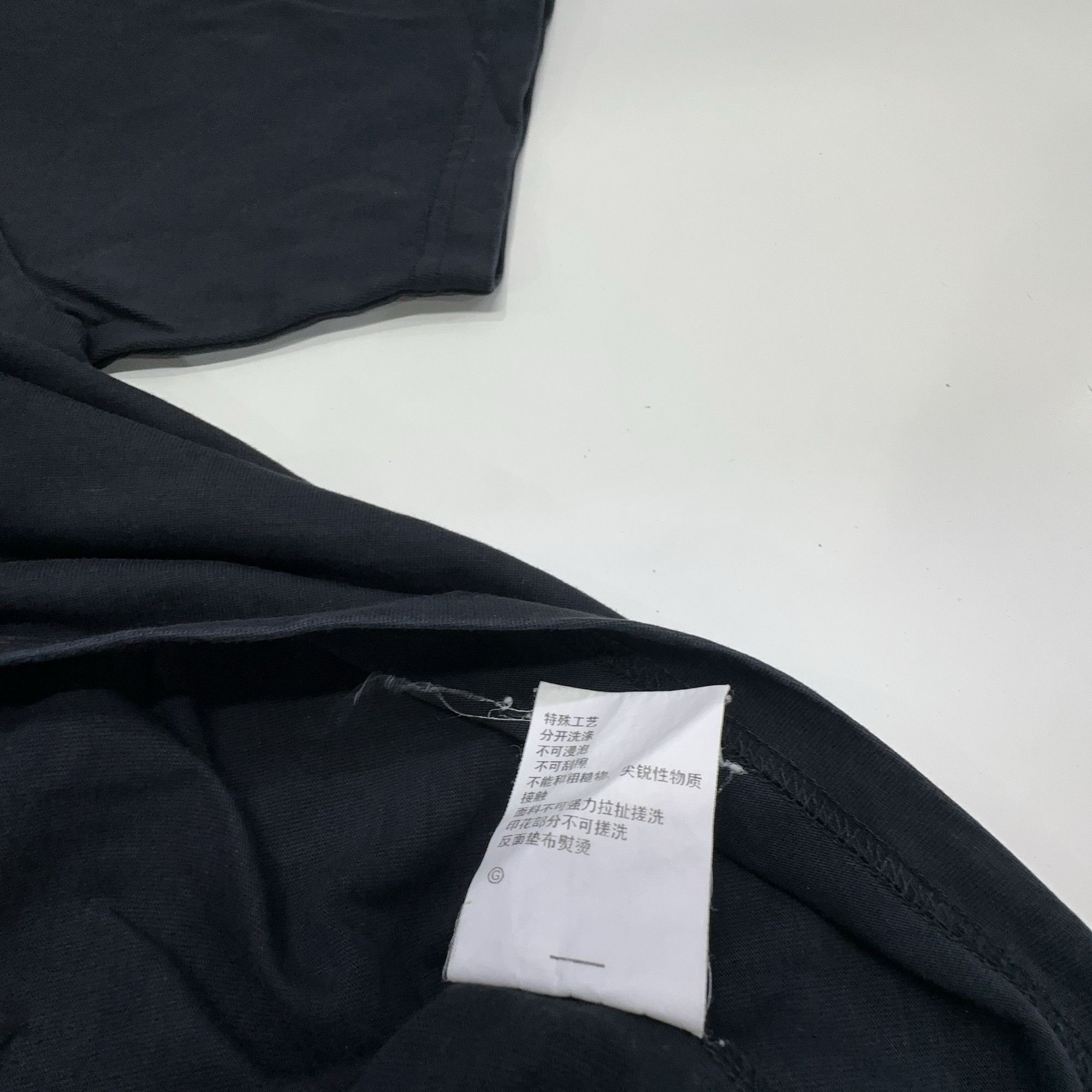 Givenchy Givenchy Fire Logo T-Shirt Size M Size US M / EU 48-50 / 2 - 5 Thumbnail