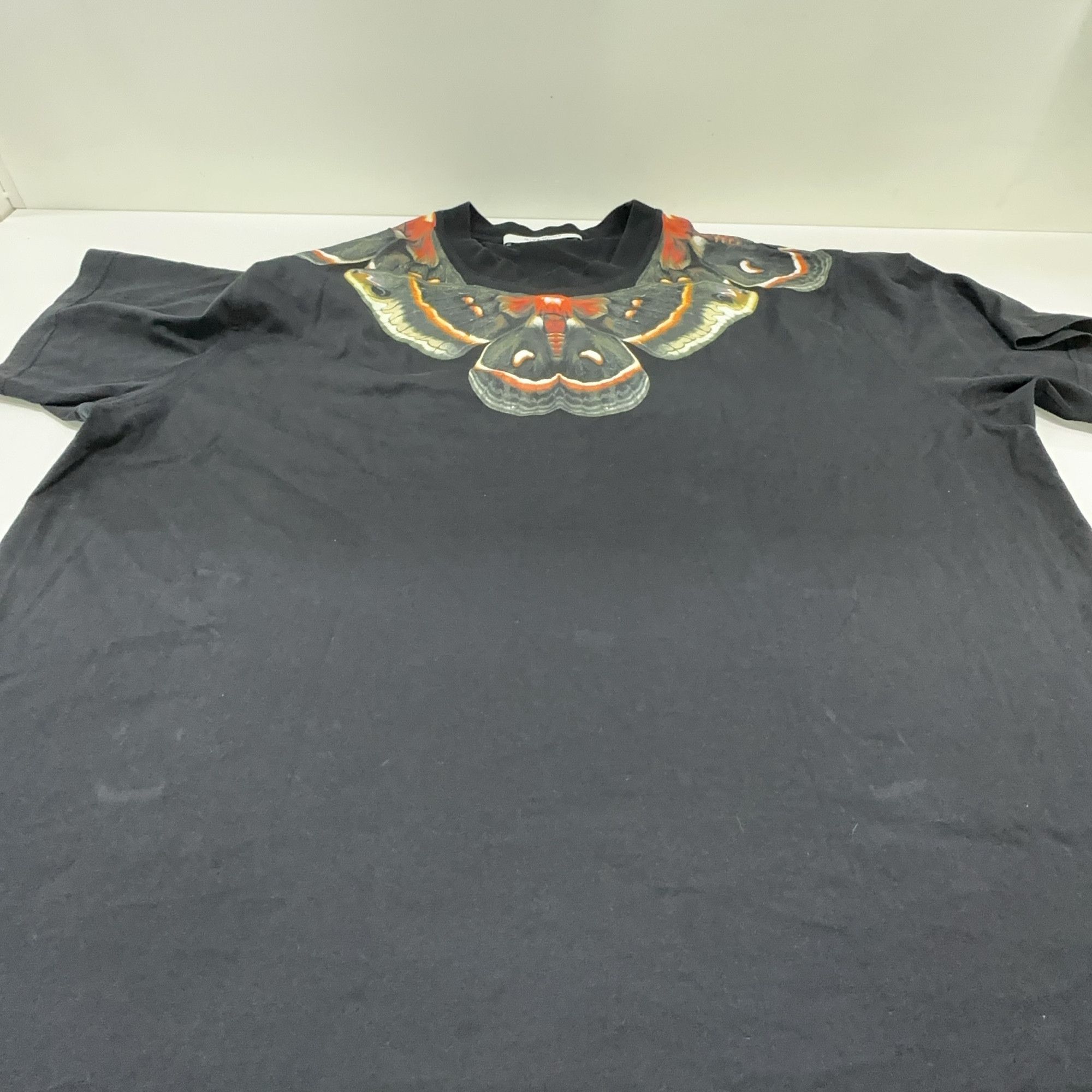 Givenchy Givenchy Moth Print T-Shirt Size L Size US L / EU 52-54 / 3 - 7 Thumbnail