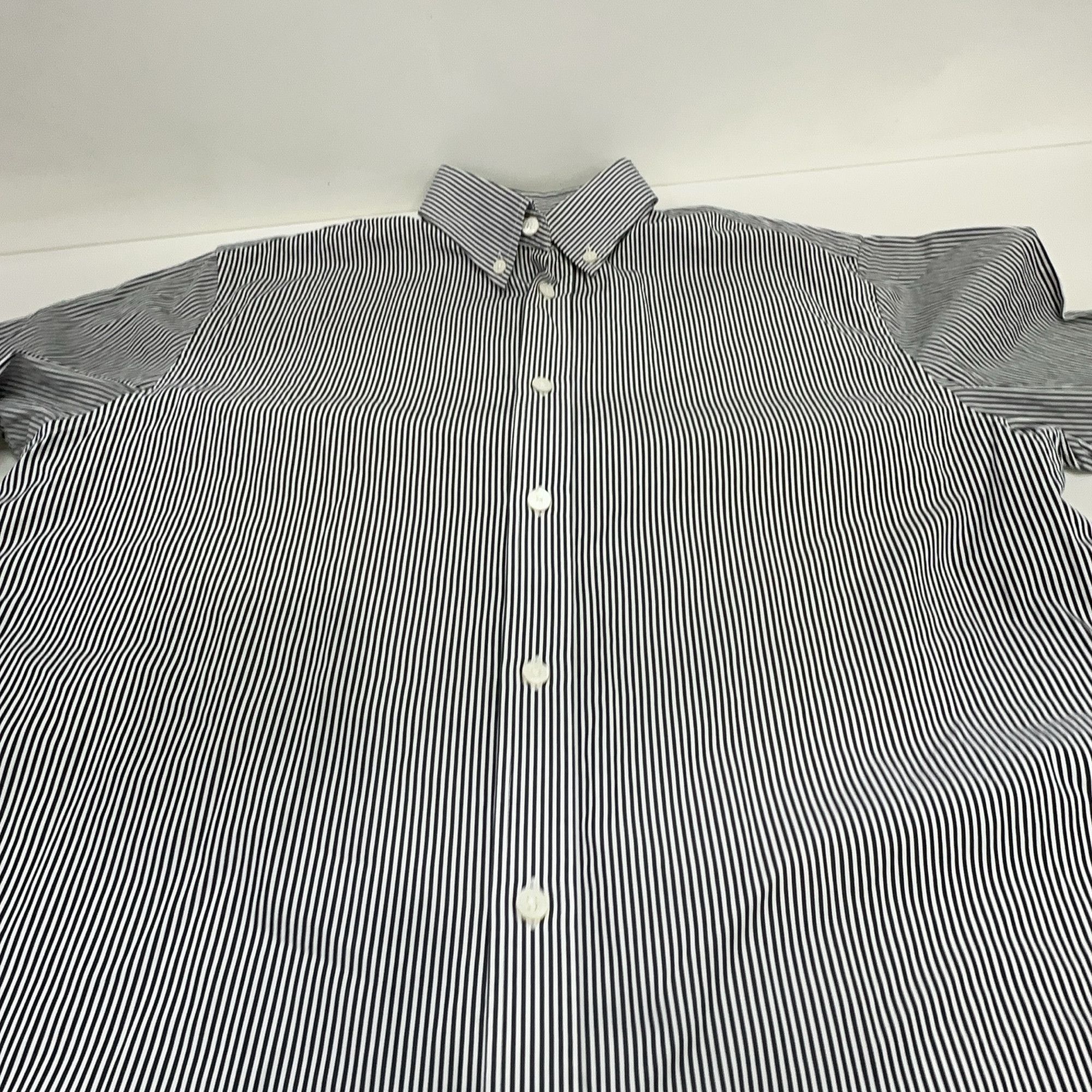 Givenchy Givenchy Logo Back Striped Shirt Size S Size US S / EU 44-46 / 1 - 7 Thumbnail