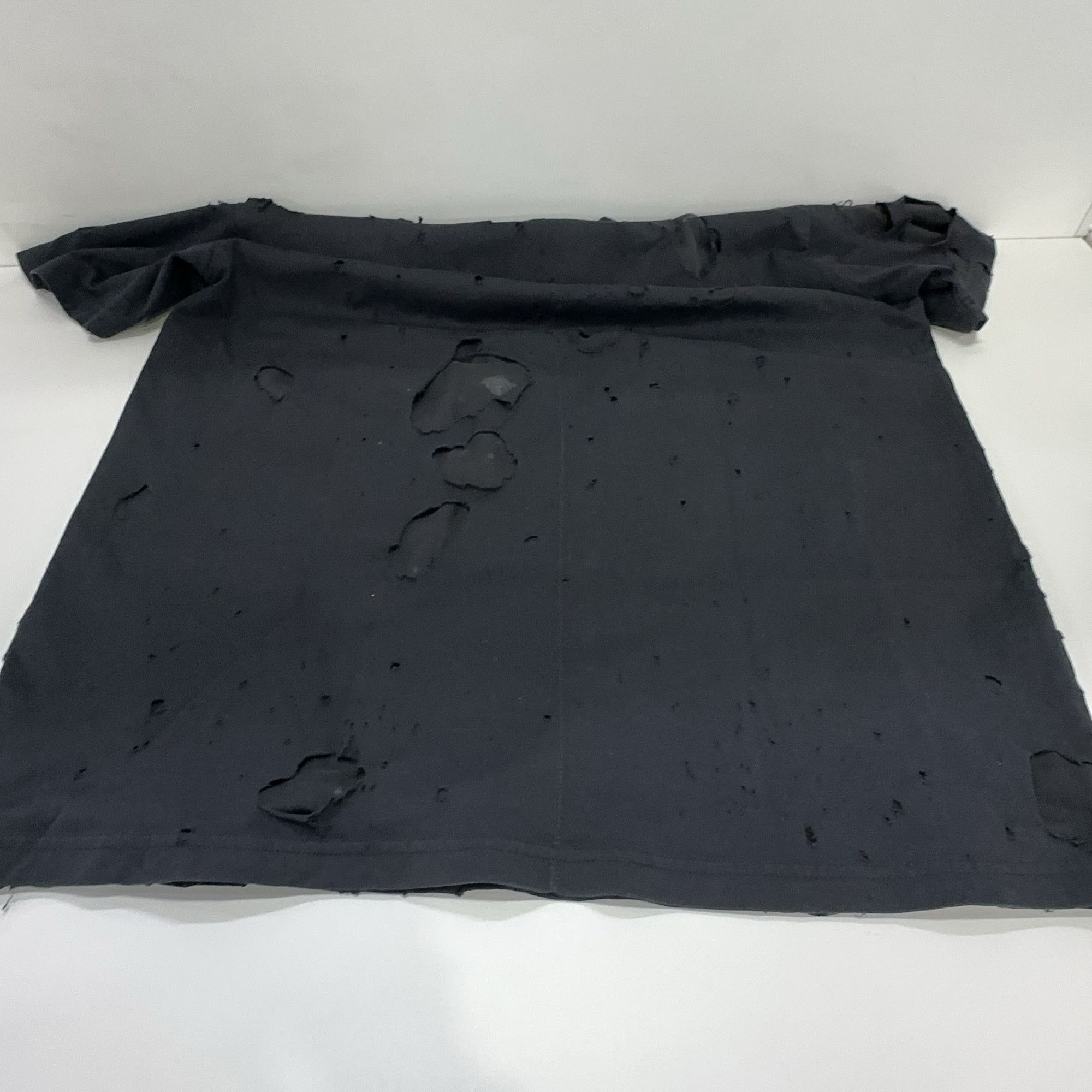 Givenchy Givenchy Distressed Logo T-Shirt XS Size US XS / EU 42 / 0 - 11 Thumbnail
